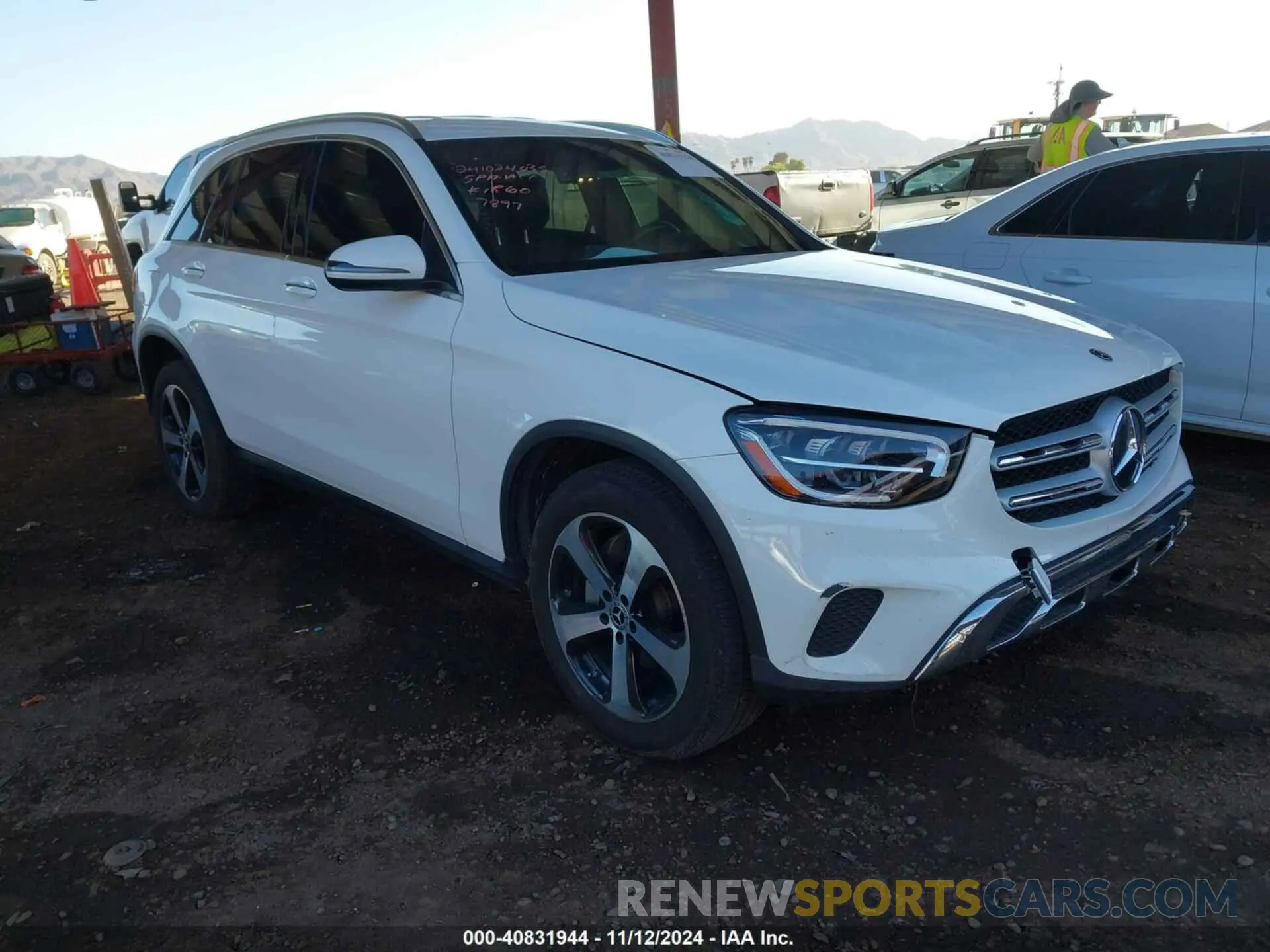 1 Photograph of a damaged car WDC0G8DB2LF697897 MERCEDES-BENZ GLC 300 2020