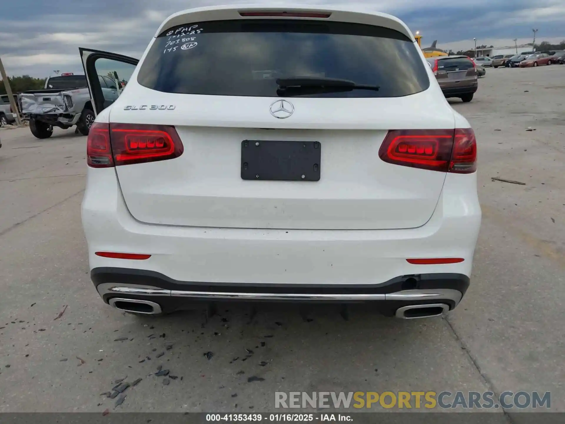 15 Photograph of a damaged car WDC0G8DB2LF739999 MERCEDES-BENZ GLC 300 2020