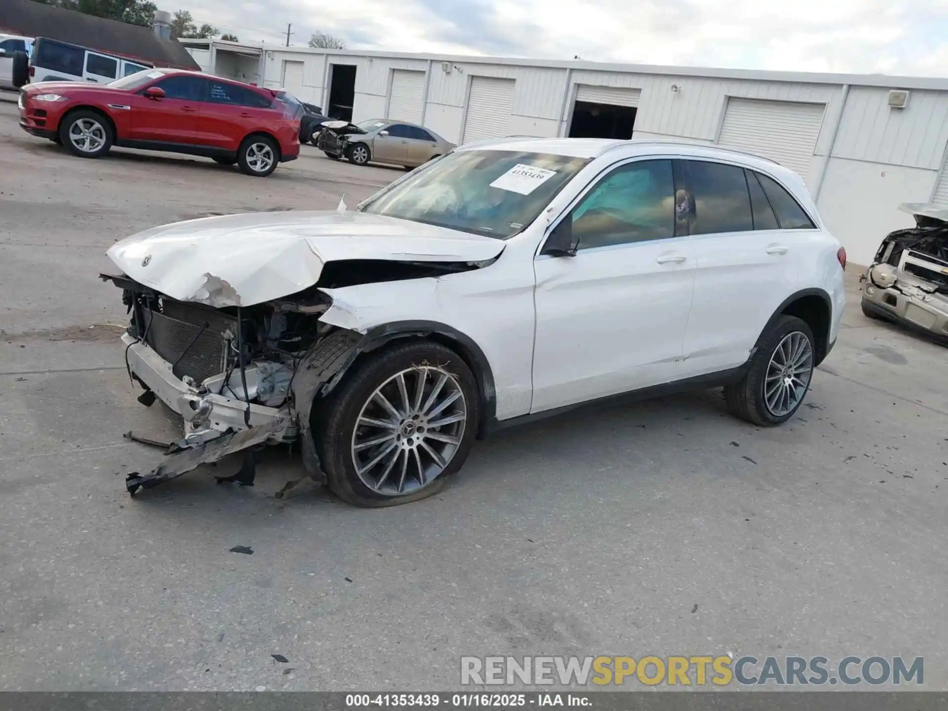 2 Photograph of a damaged car WDC0G8DB2LF739999 MERCEDES-BENZ GLC 300 2020