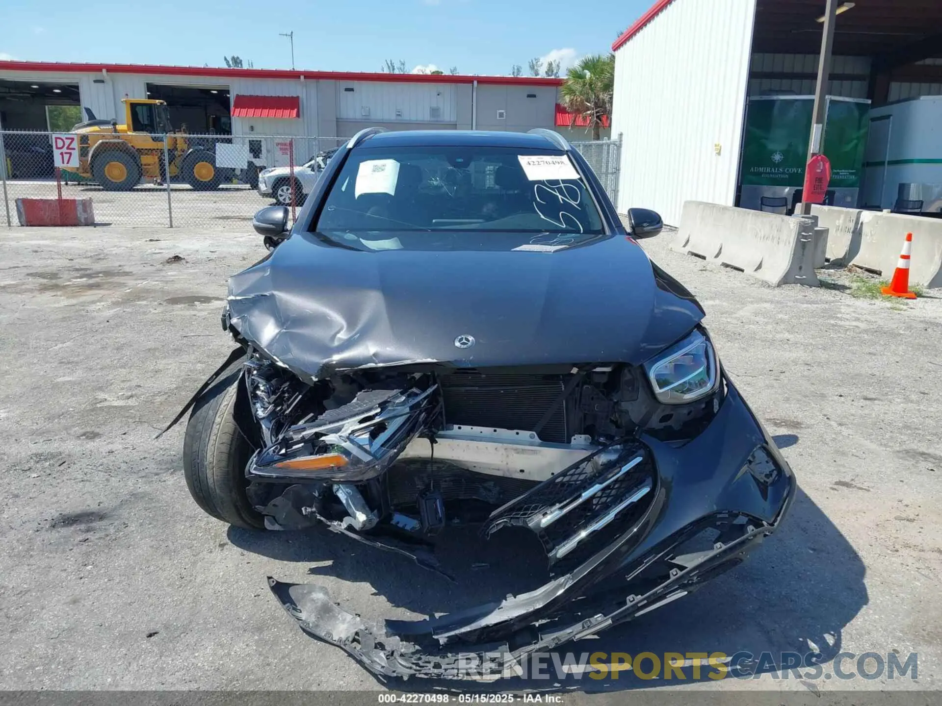 6 Photograph of a damaged car WDC0G8DB3LF715789 MERCEDES-BENZ GLC 300 2020