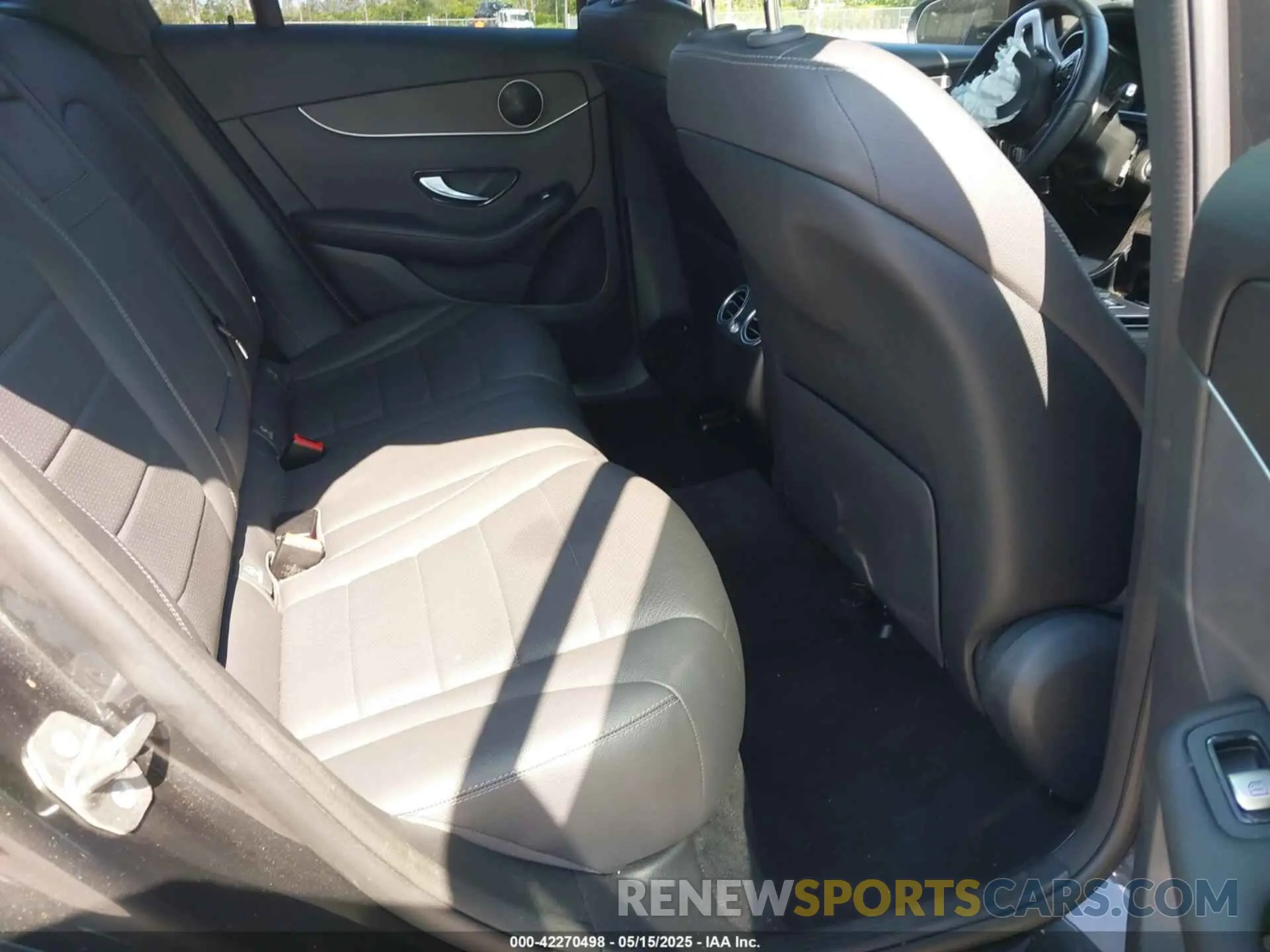 8 Photograph of a damaged car WDC0G8DB3LF715789 MERCEDES-BENZ GLC 300 2020