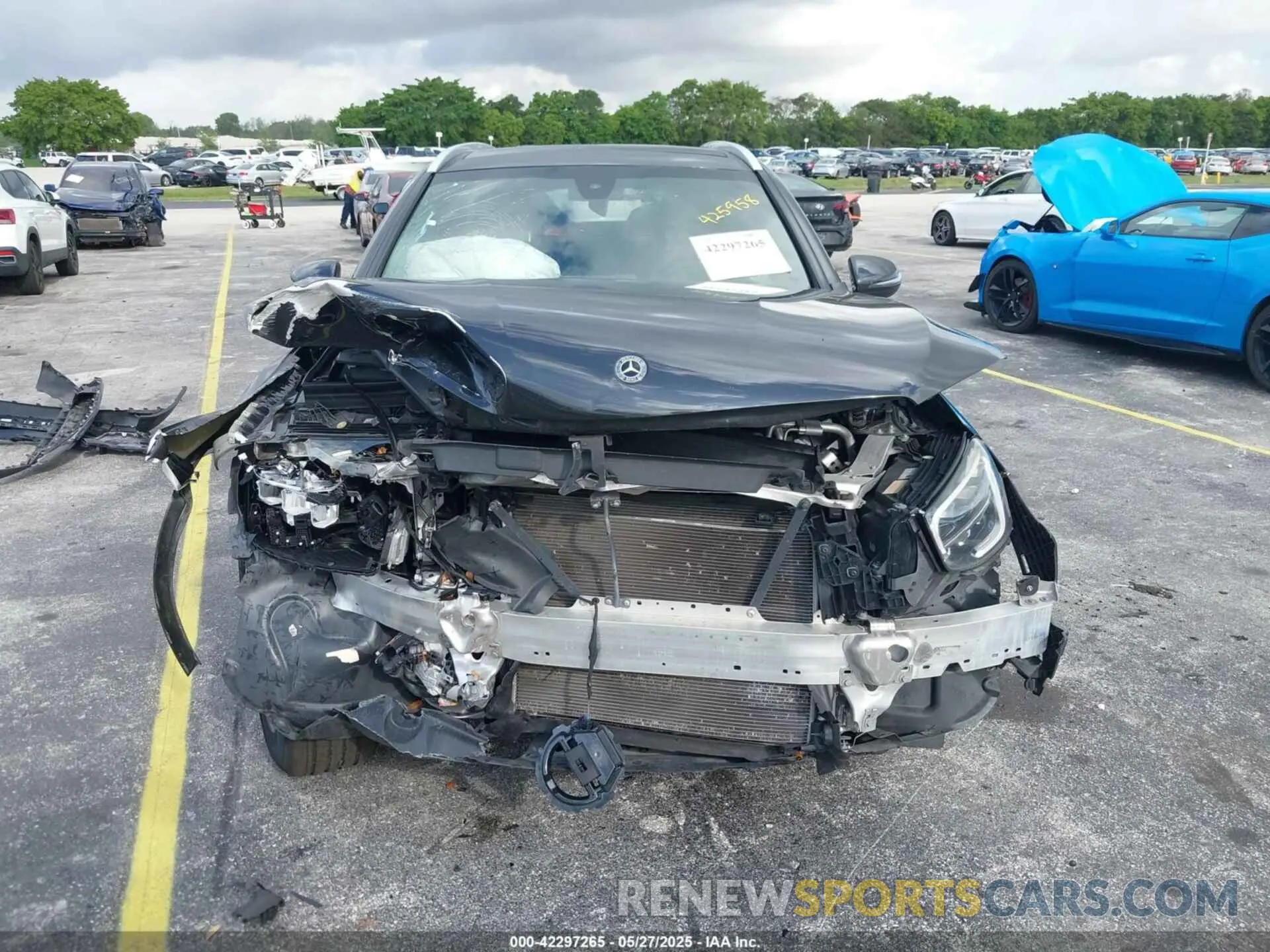 12 Photograph of a damaged car WDC0G8DB3LF738621 MERCEDES-BENZ GLC 300 2020