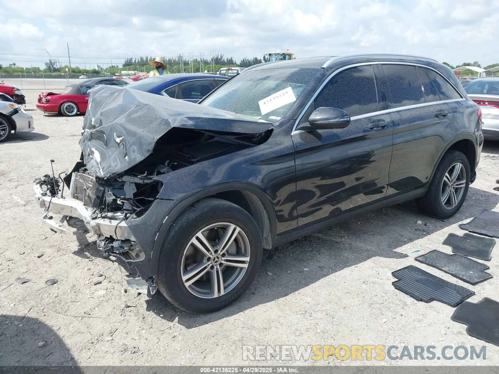 2 Photograph of a damaged car WDC0G8DB5LF715700 MERCEDES-BENZ GLC 300 2020
