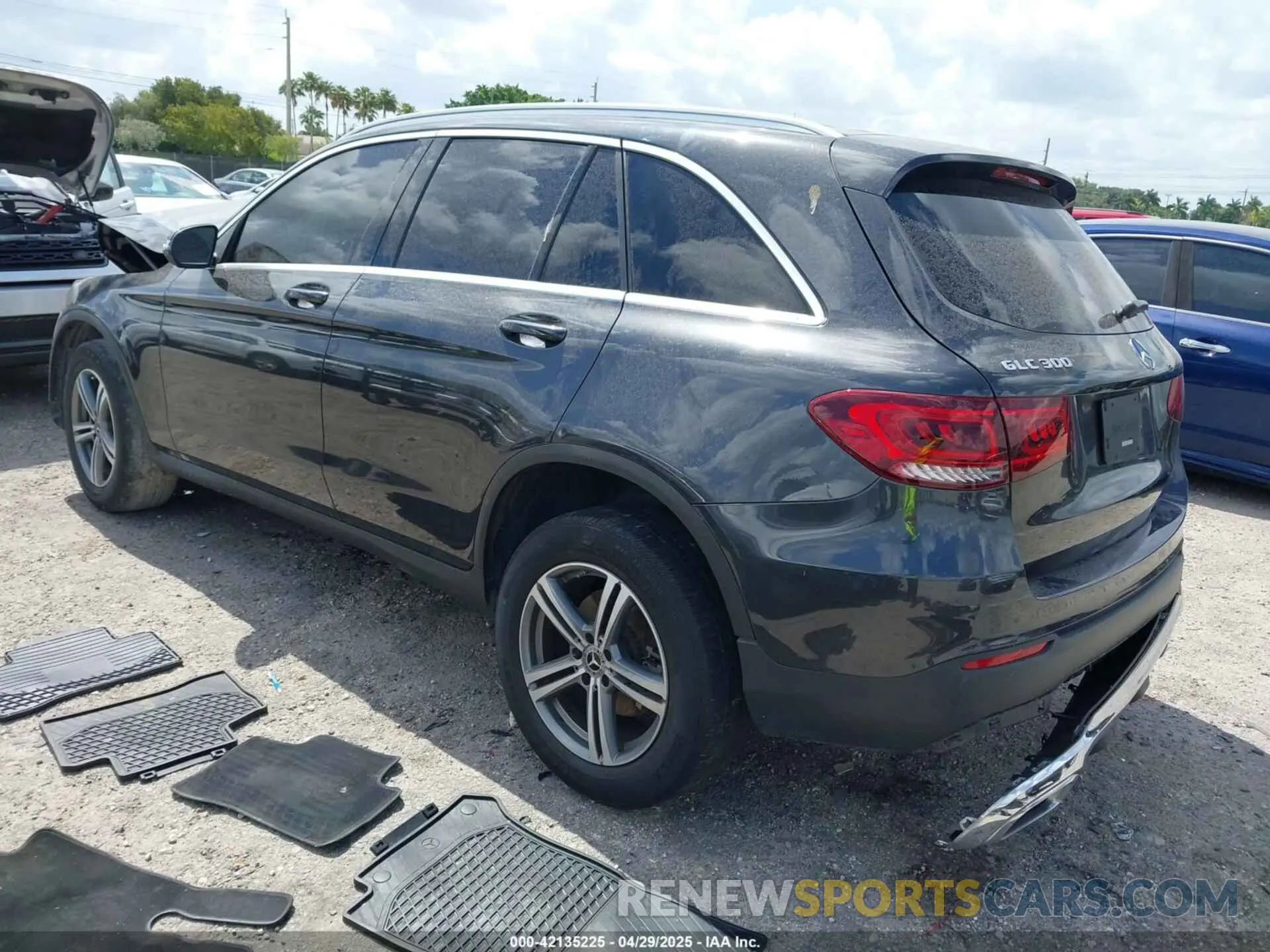 3 Photograph of a damaged car WDC0G8DB5LF715700 MERCEDES-BENZ GLC 300 2020