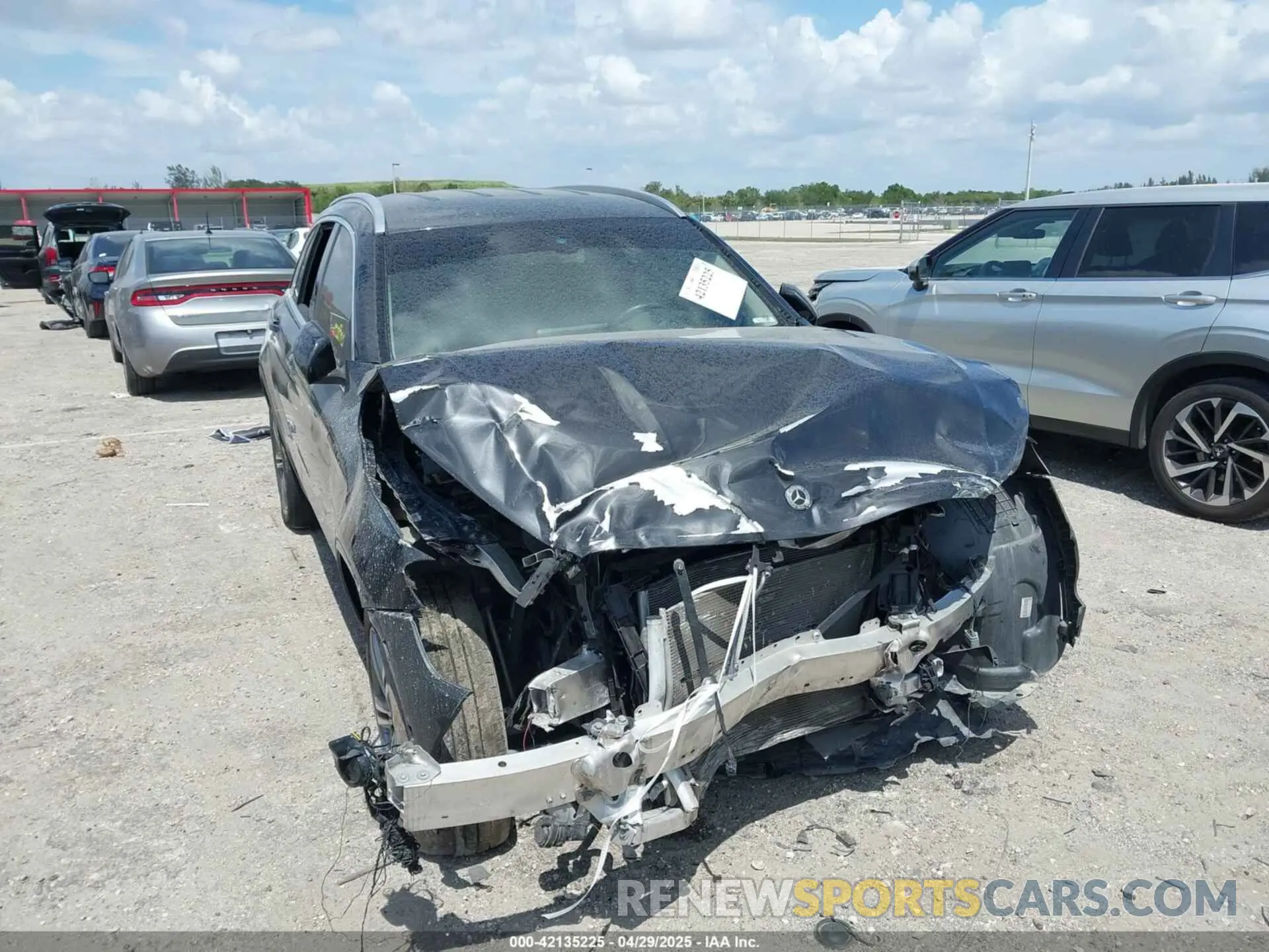 6 Photograph of a damaged car WDC0G8DB5LF715700 MERCEDES-BENZ GLC 300 2020