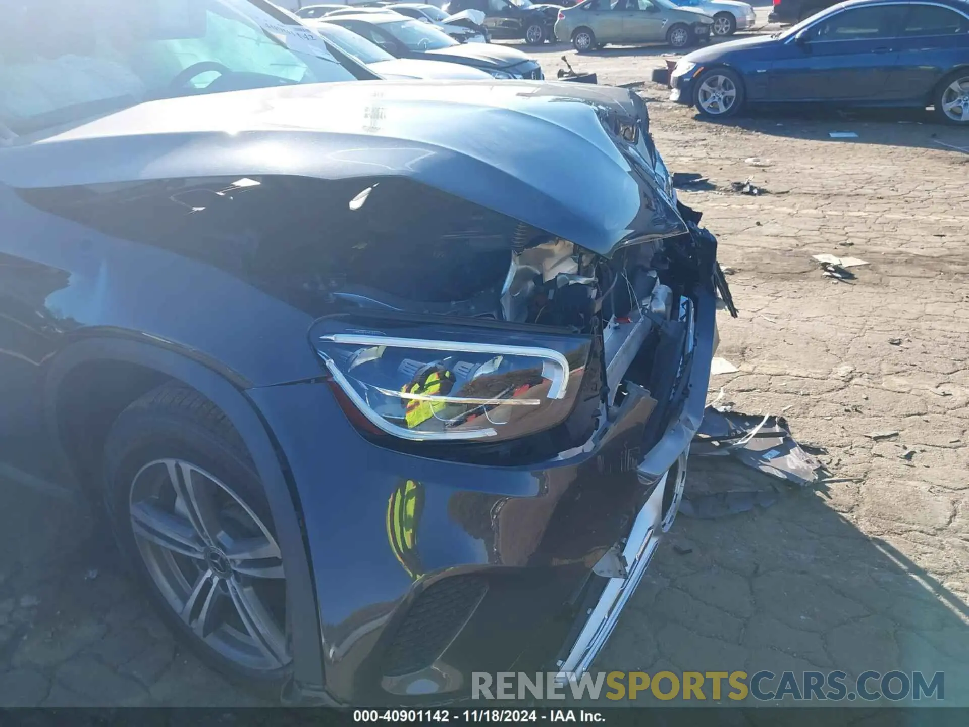 18 Photograph of a damaged car WDC0G8DB7LF717786 MERCEDES-BENZ GLC 300 2020