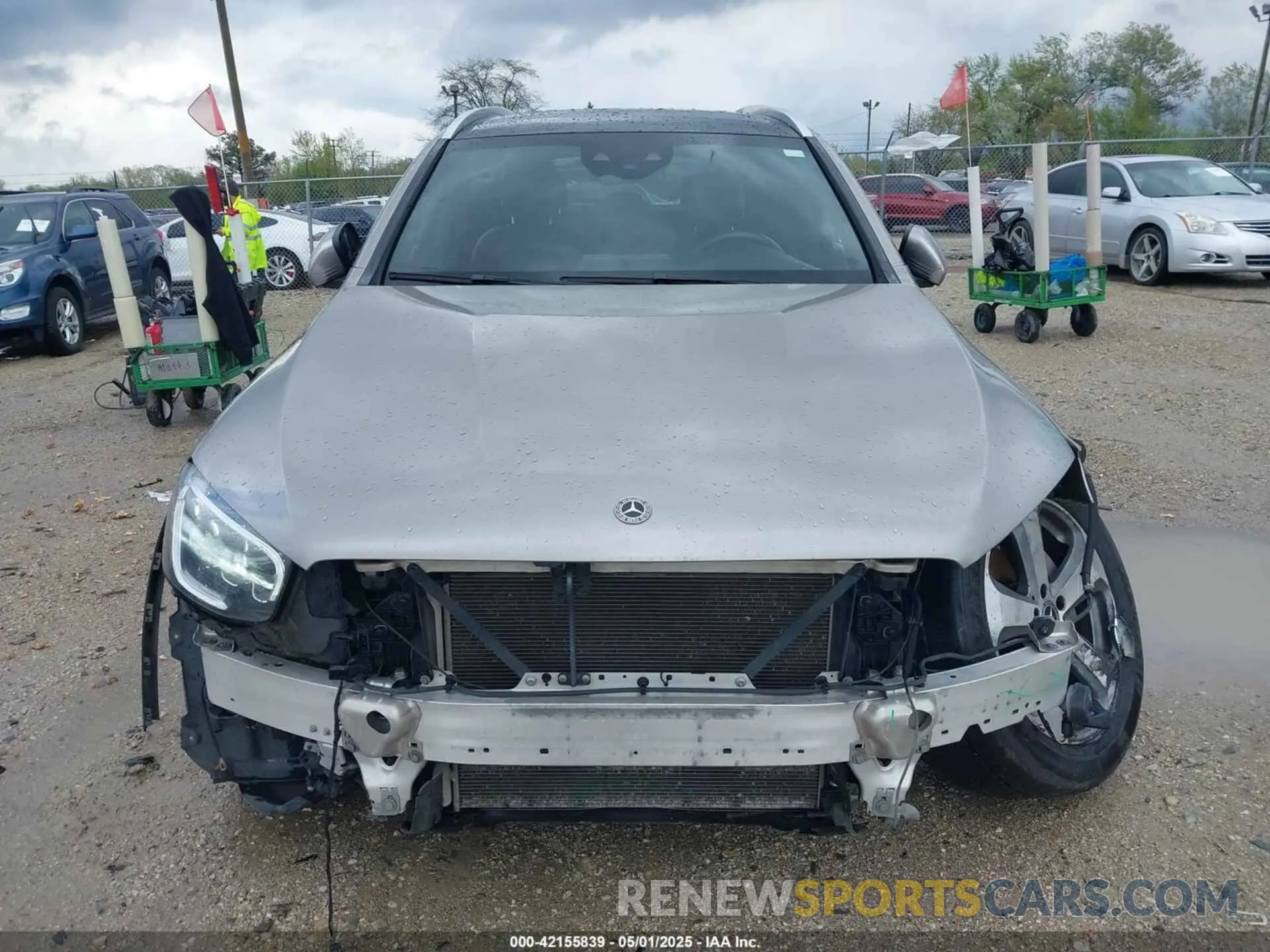 12 Photograph of a damaged car WDC0G8EB0LF687206 MERCEDES-BENZ GLC 300 2020
