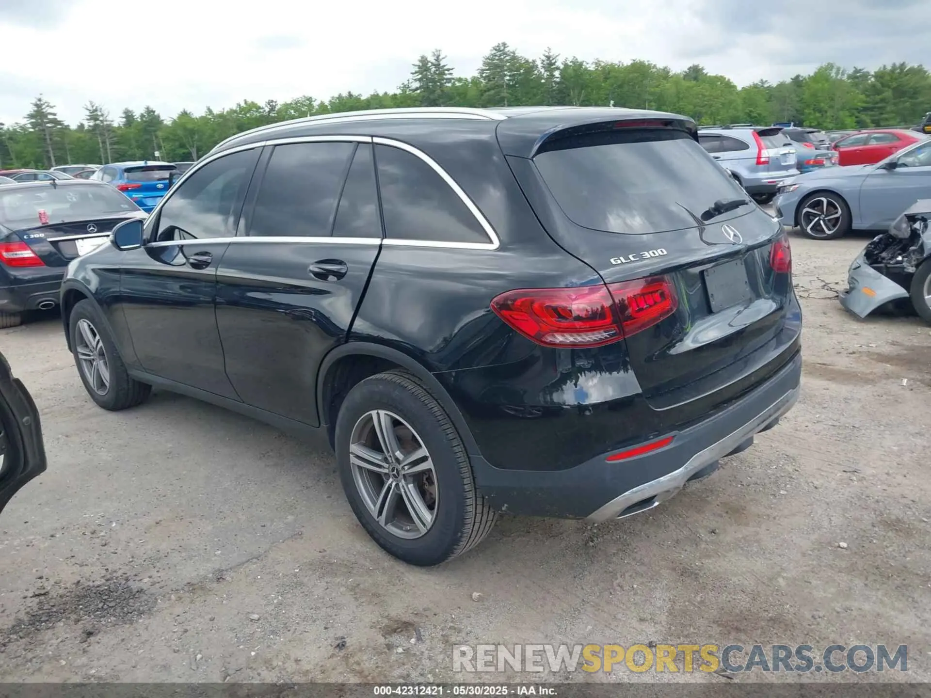 3 Photograph of a damaged car WDC0G8EB0LF714582 MERCEDES-BENZ GLC 300 2020