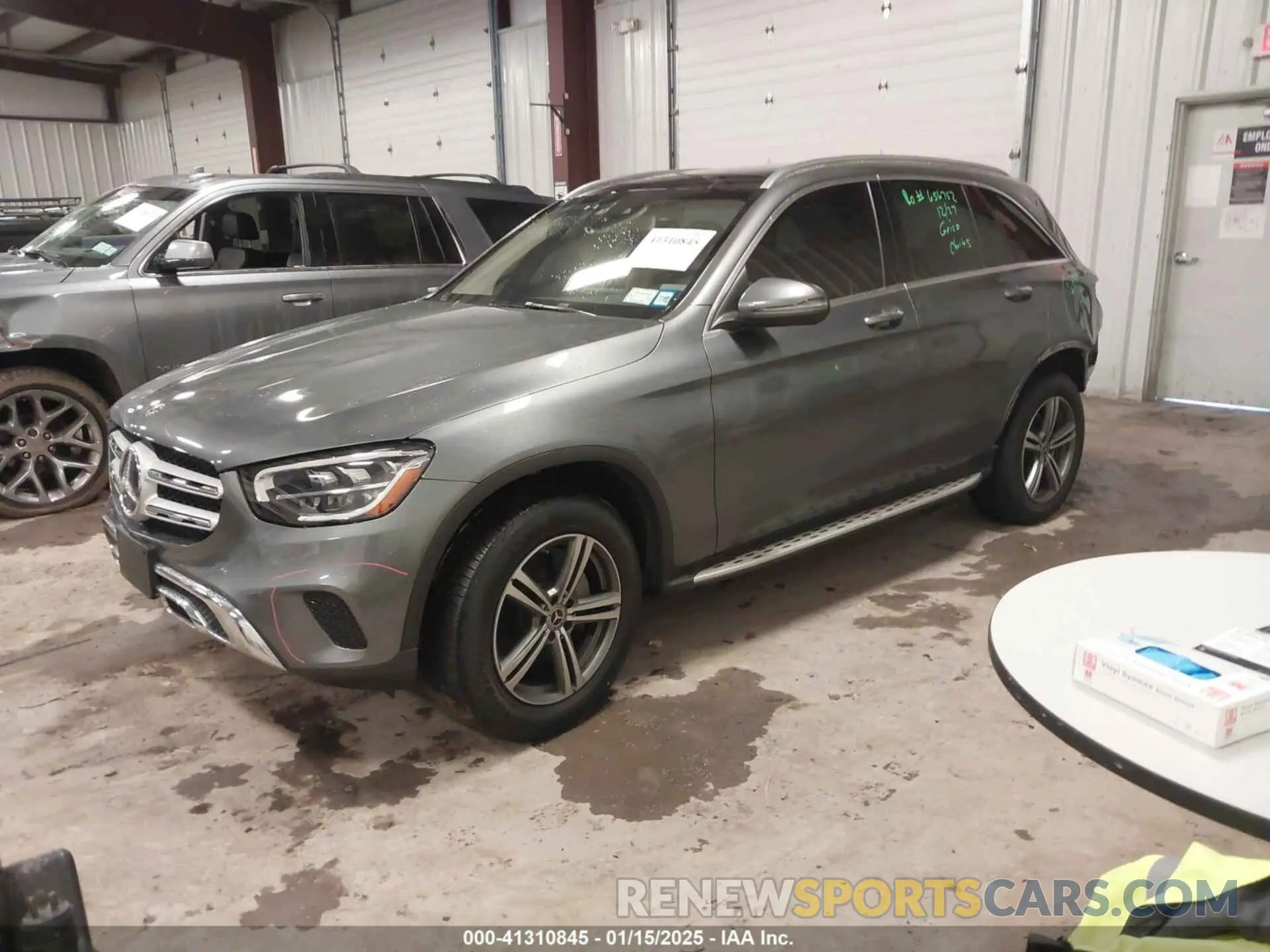 2 Photograph of a damaged car WDC0G8EB1LF743122 MERCEDES-BENZ GLC 300 2020
