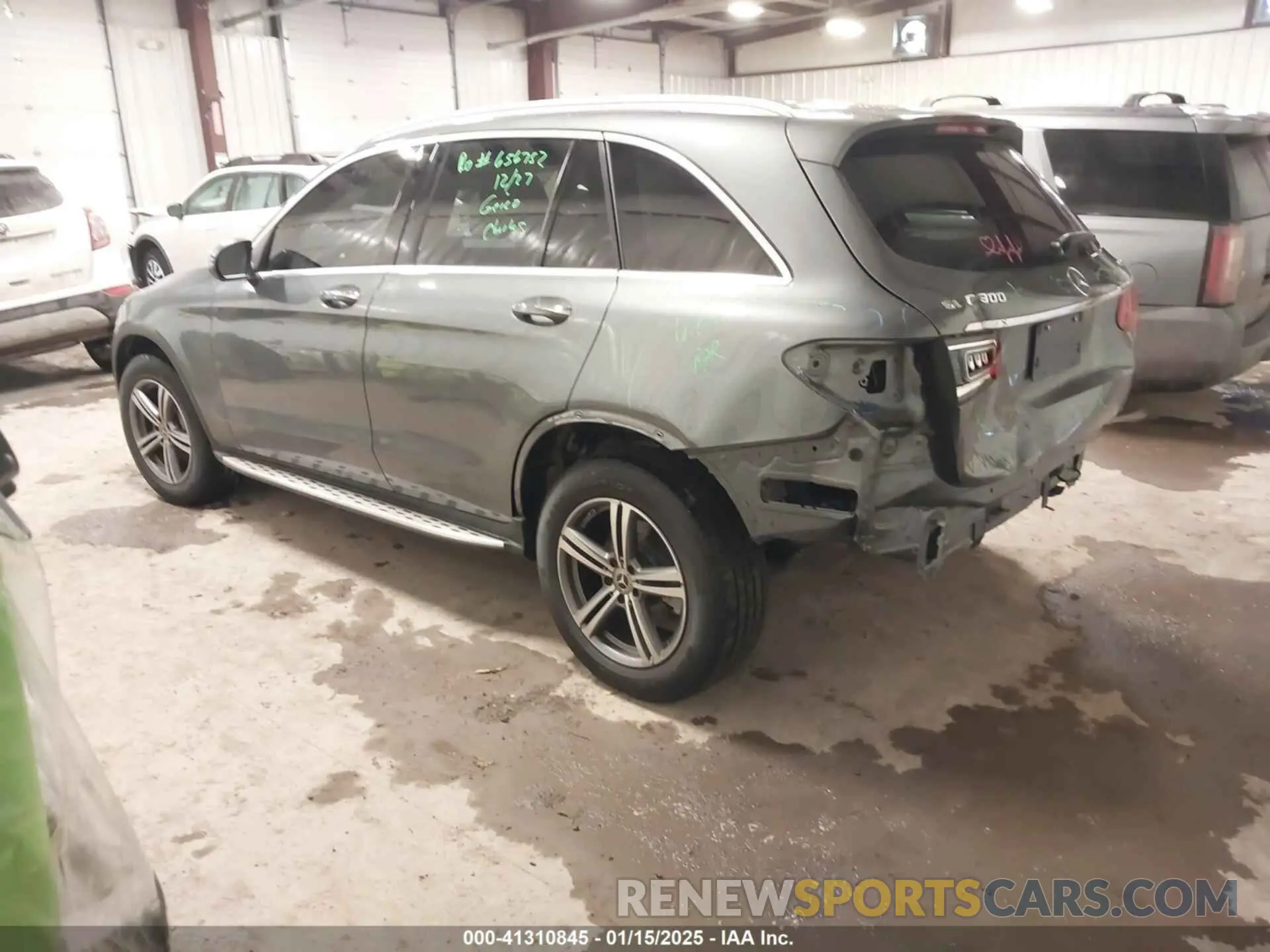 3 Photograph of a damaged car WDC0G8EB1LF743122 MERCEDES-BENZ GLC 300 2020