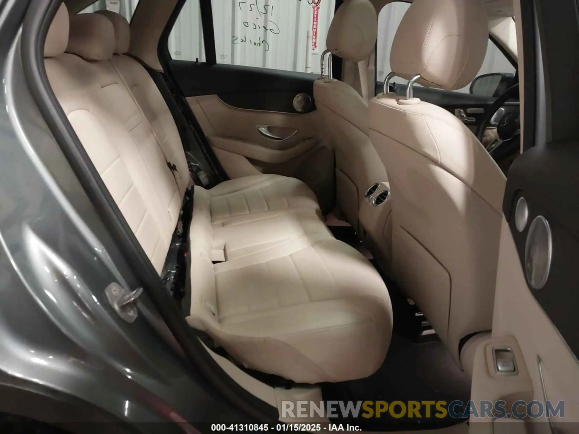 8 Photograph of a damaged car WDC0G8EB1LF743122 MERCEDES-BENZ GLC 300 2020