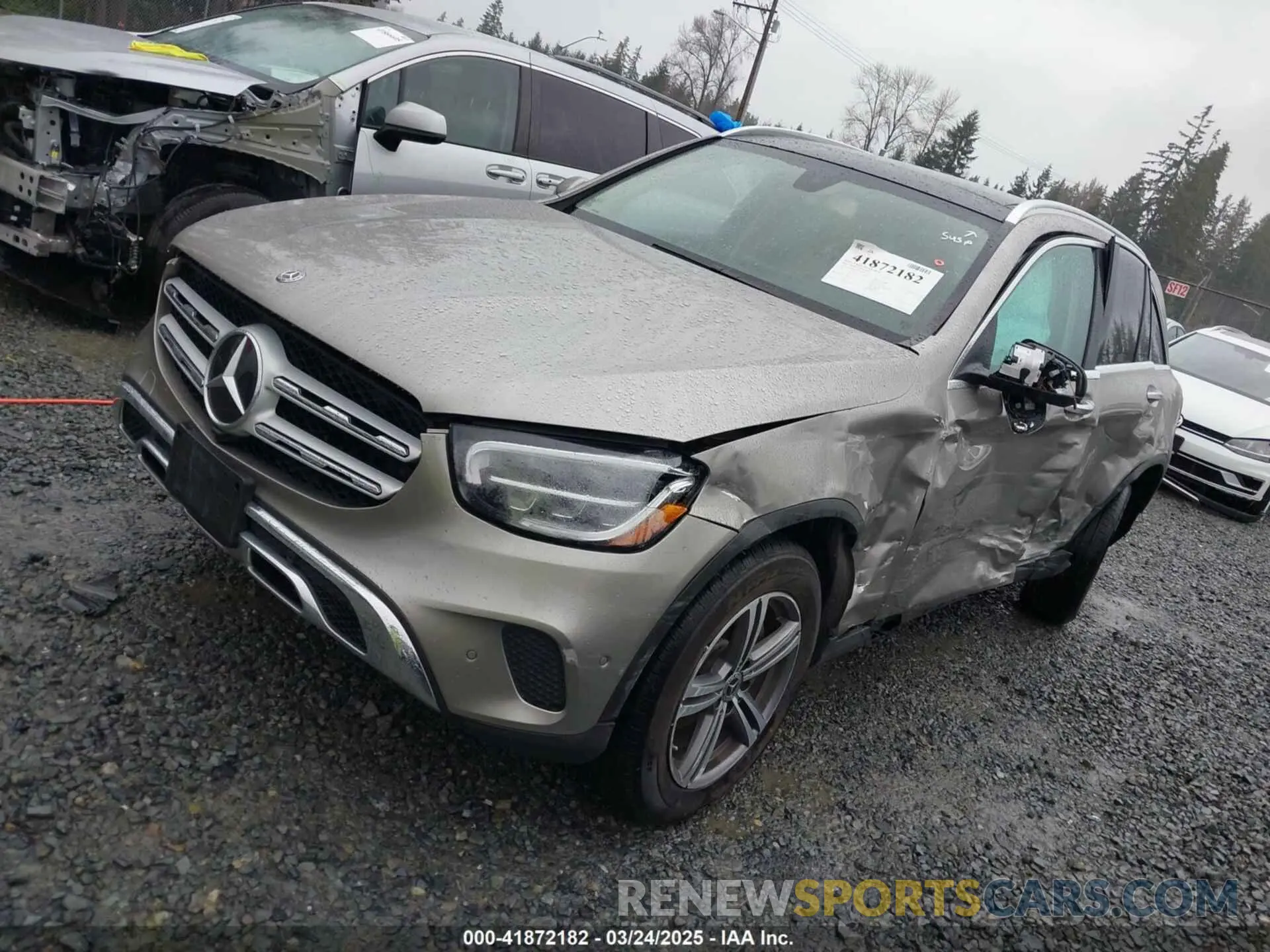 2 Photograph of a damaged car WDC0G8EB1LF744559 MERCEDES-BENZ GLC 300 2020