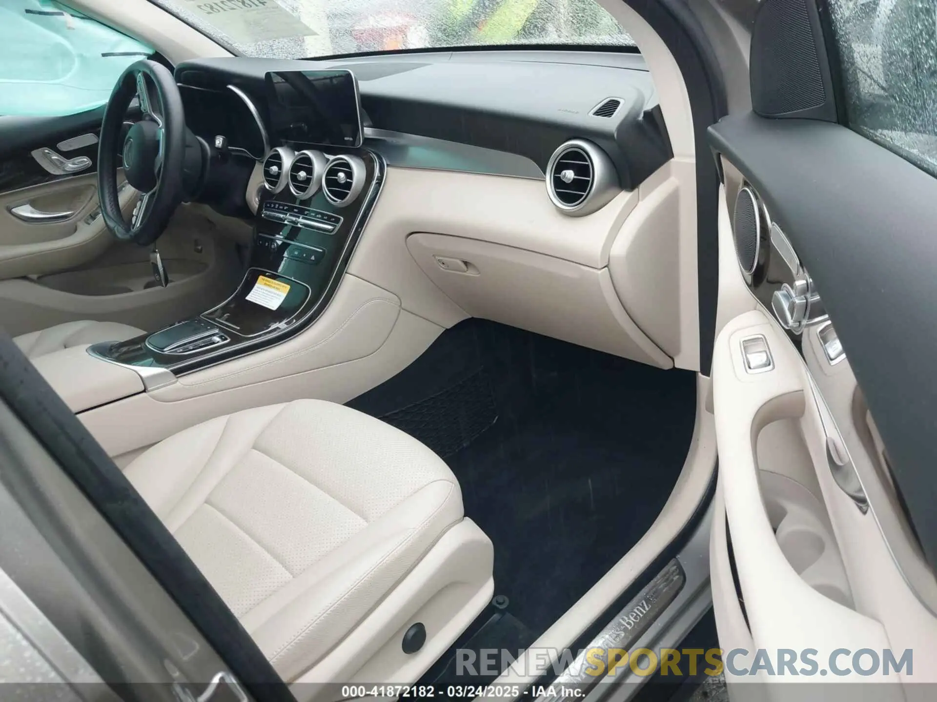 5 Photograph of a damaged car WDC0G8EB1LF744559 MERCEDES-BENZ GLC 300 2020