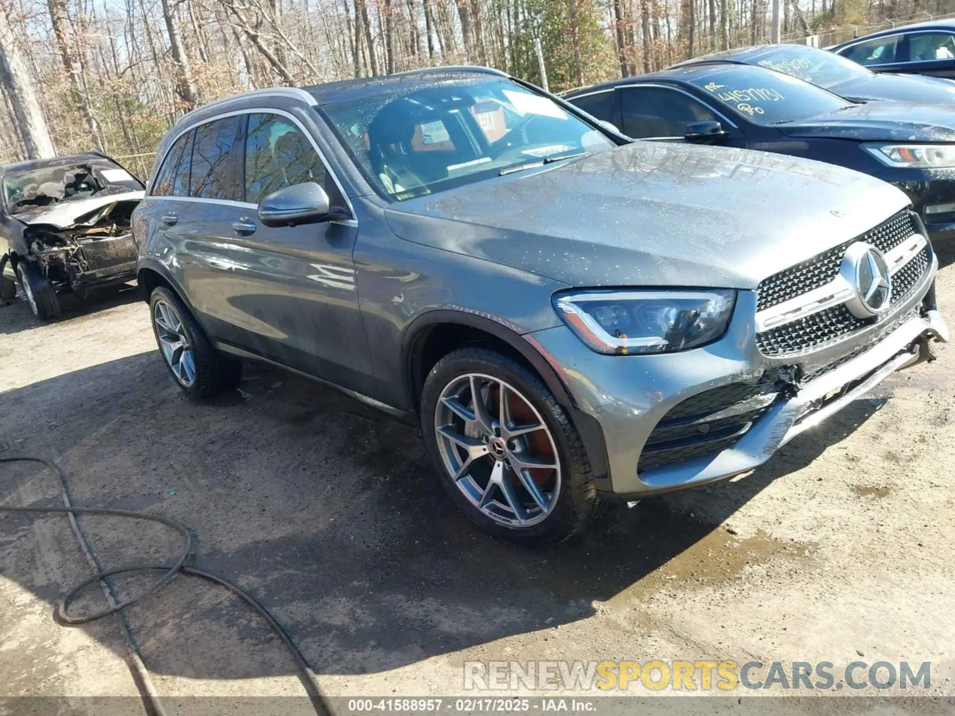 1 Photograph of a damaged car WDC0G8EB3LF695087 MERCEDES-BENZ GLC 300 2020