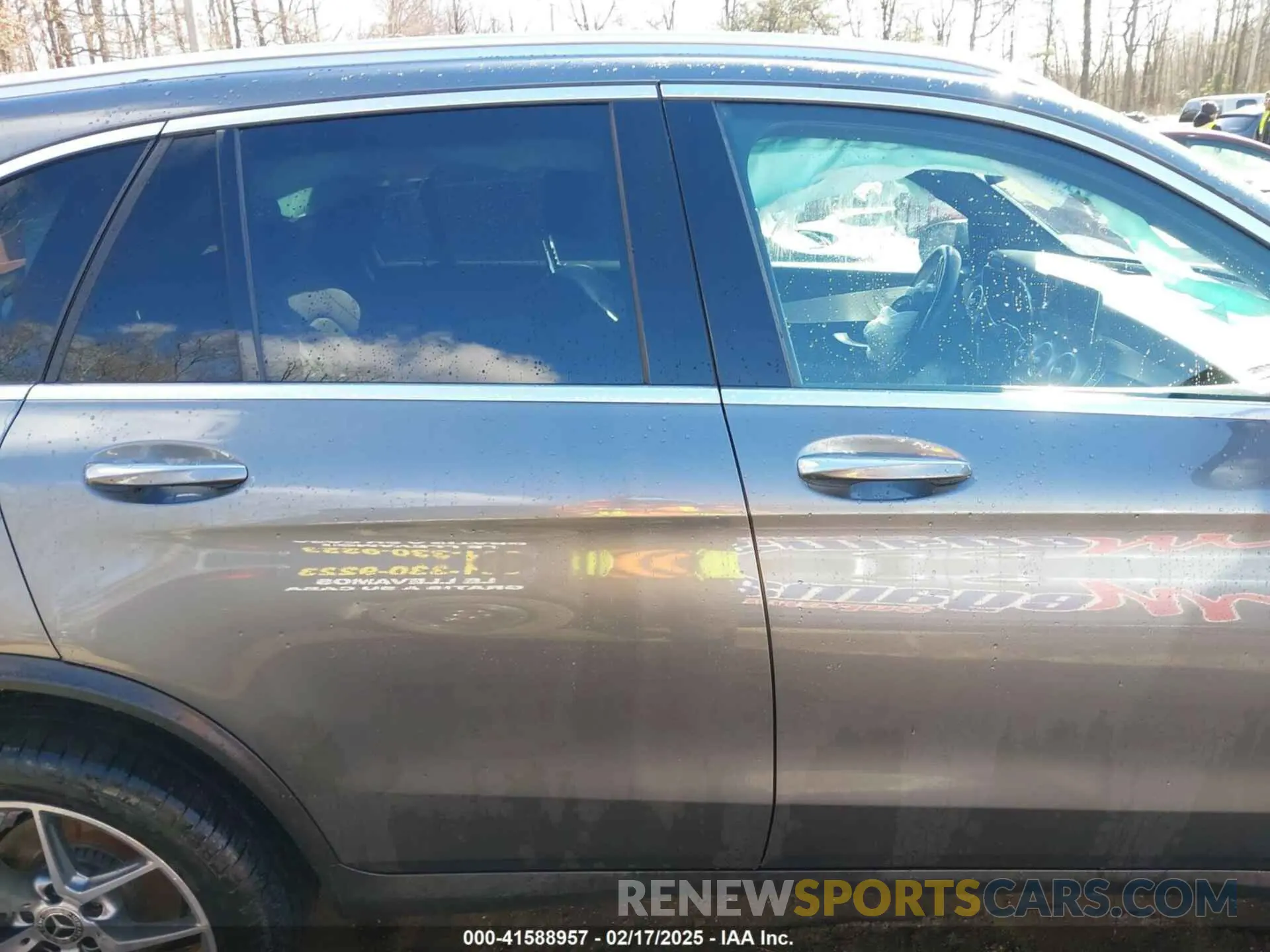 13 Photograph of a damaged car WDC0G8EB3LF695087 MERCEDES-BENZ GLC 300 2020