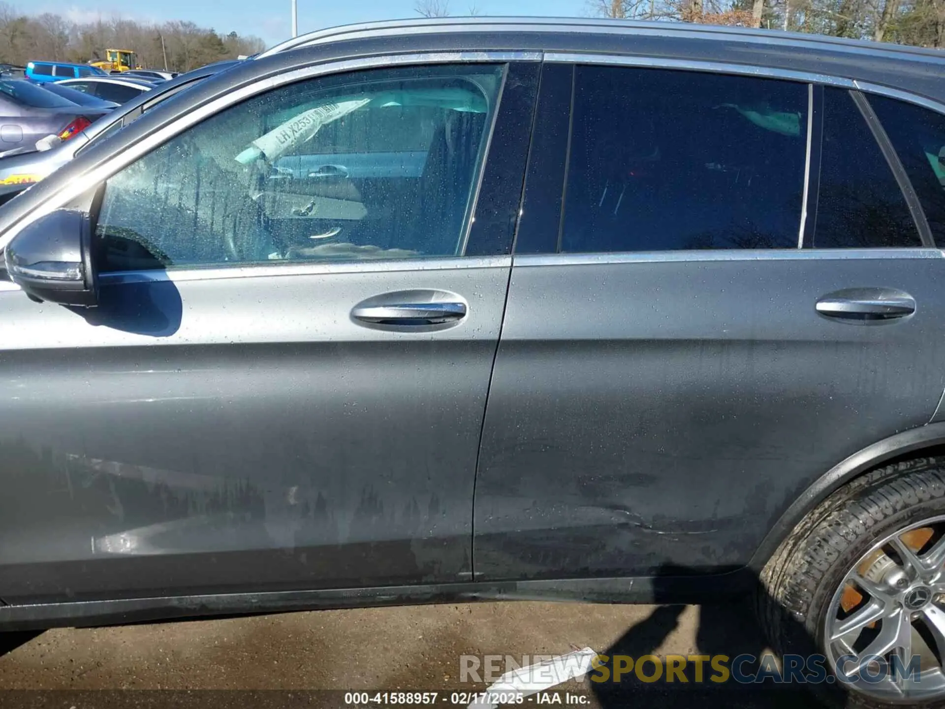 14 Photograph of a damaged car WDC0G8EB3LF695087 MERCEDES-BENZ GLC 300 2020