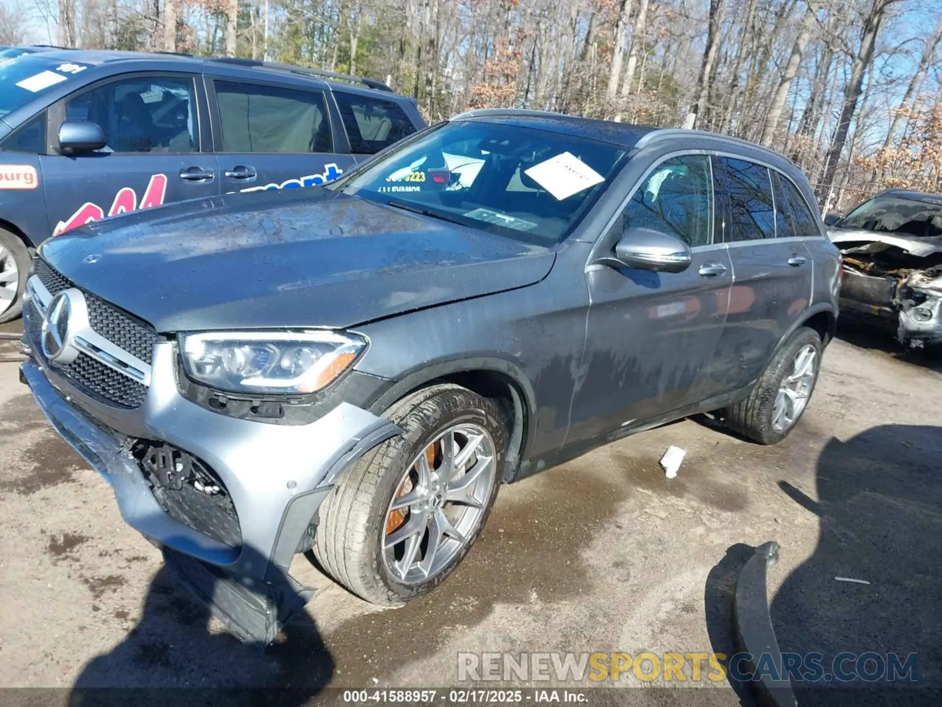 2 Photograph of a damaged car WDC0G8EB3LF695087 MERCEDES-BENZ GLC 300 2020