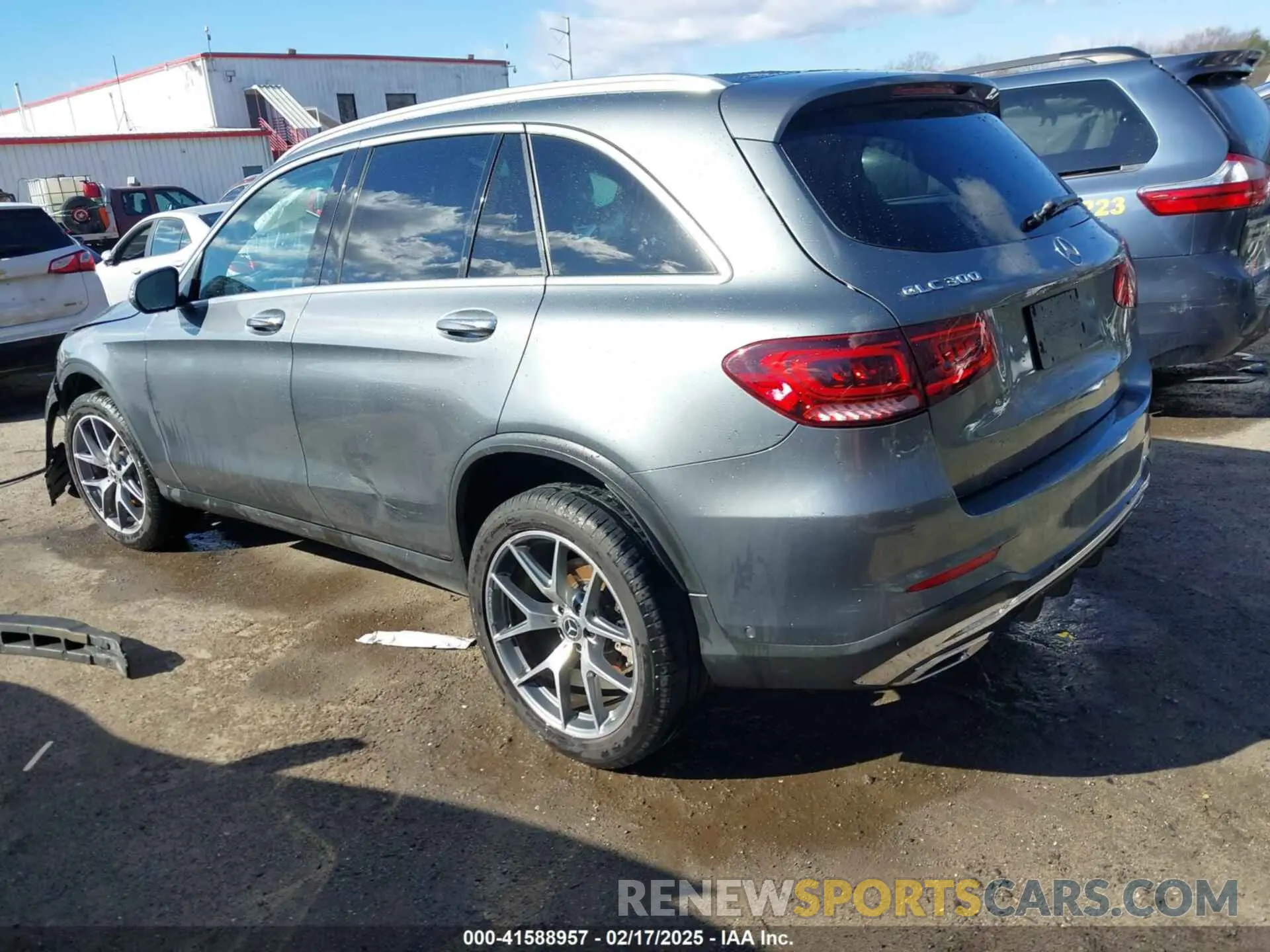 3 Photograph of a damaged car WDC0G8EB3LF695087 MERCEDES-BENZ GLC 300 2020