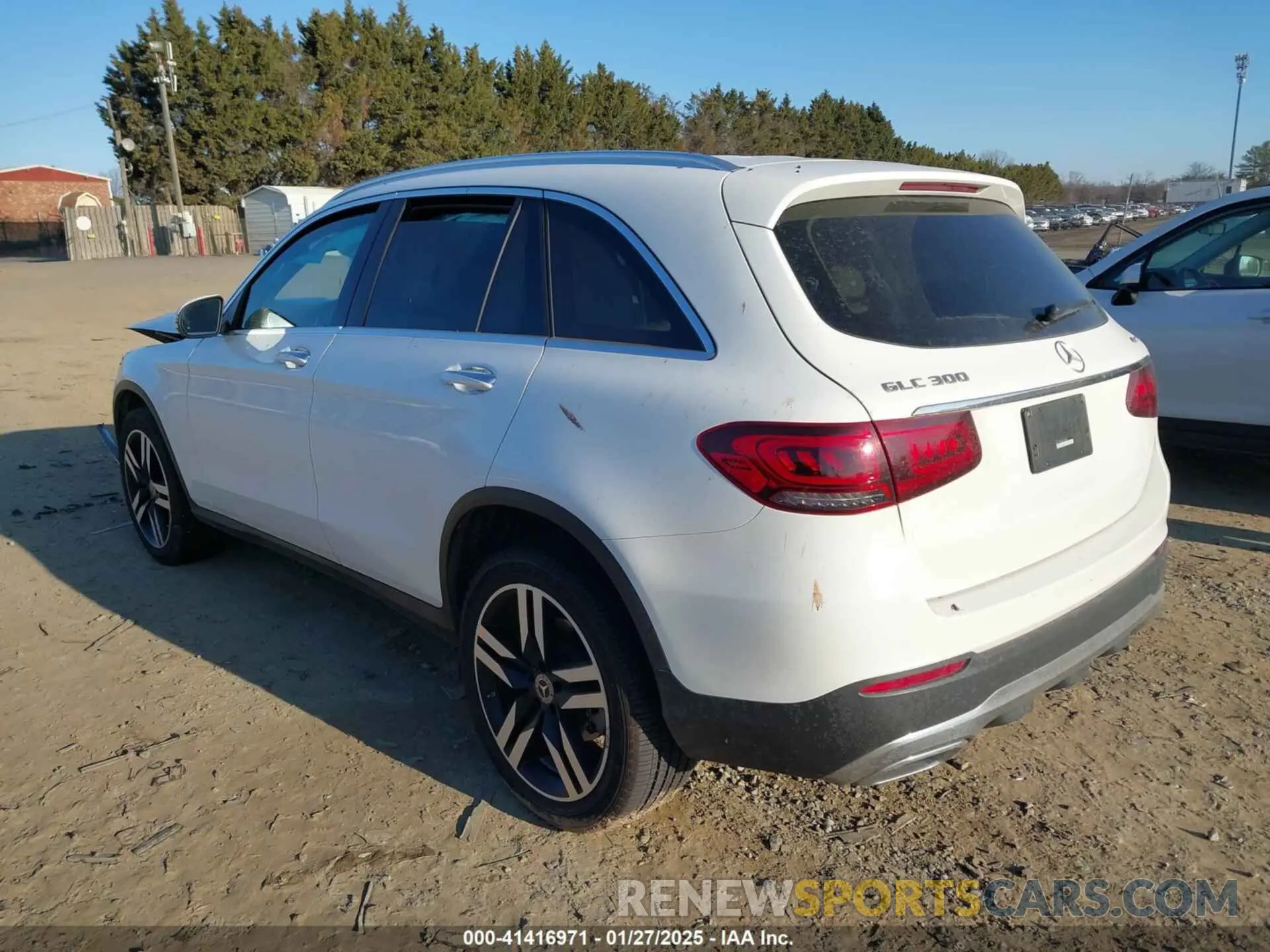 3 Photograph of a damaged car WDC0G8EB4LF725956 MERCEDES-BENZ GLC 300 2020