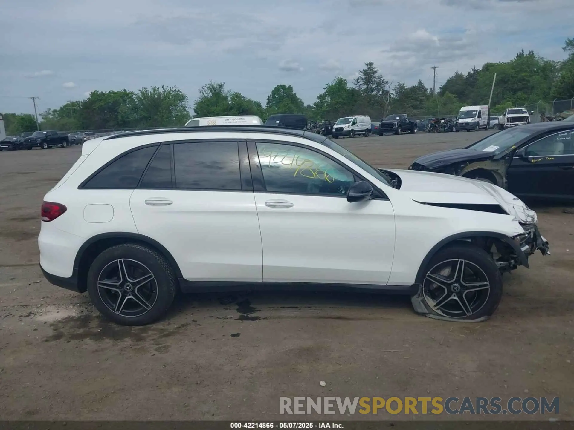 13 Photograph of a damaged car WDC0G8EB5LF723908 MERCEDES-BENZ GLC 300 2020