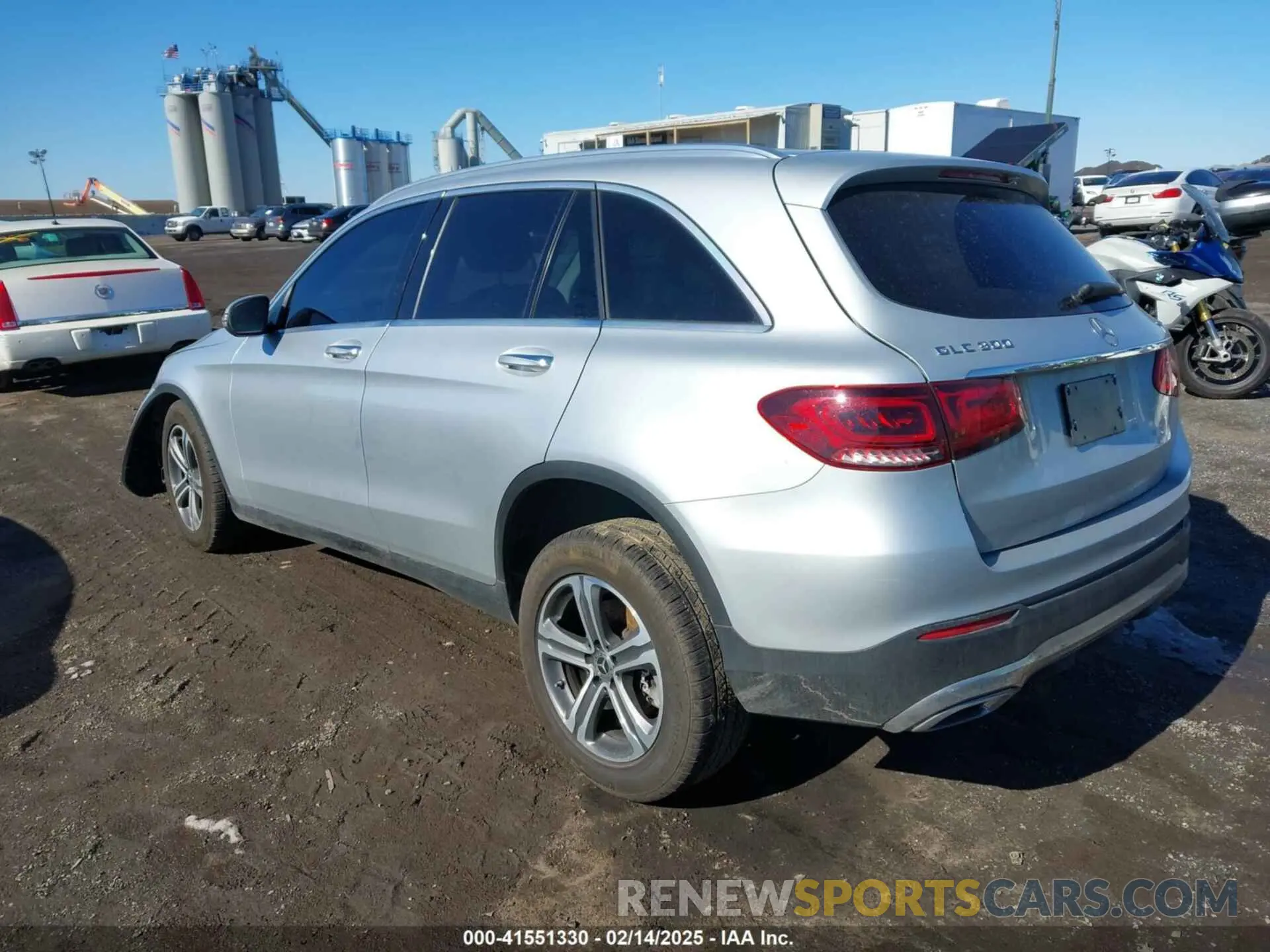 3 Photograph of a damaged car WDC0G8EB5LF735122 MERCEDES-BENZ GLC 300 2020