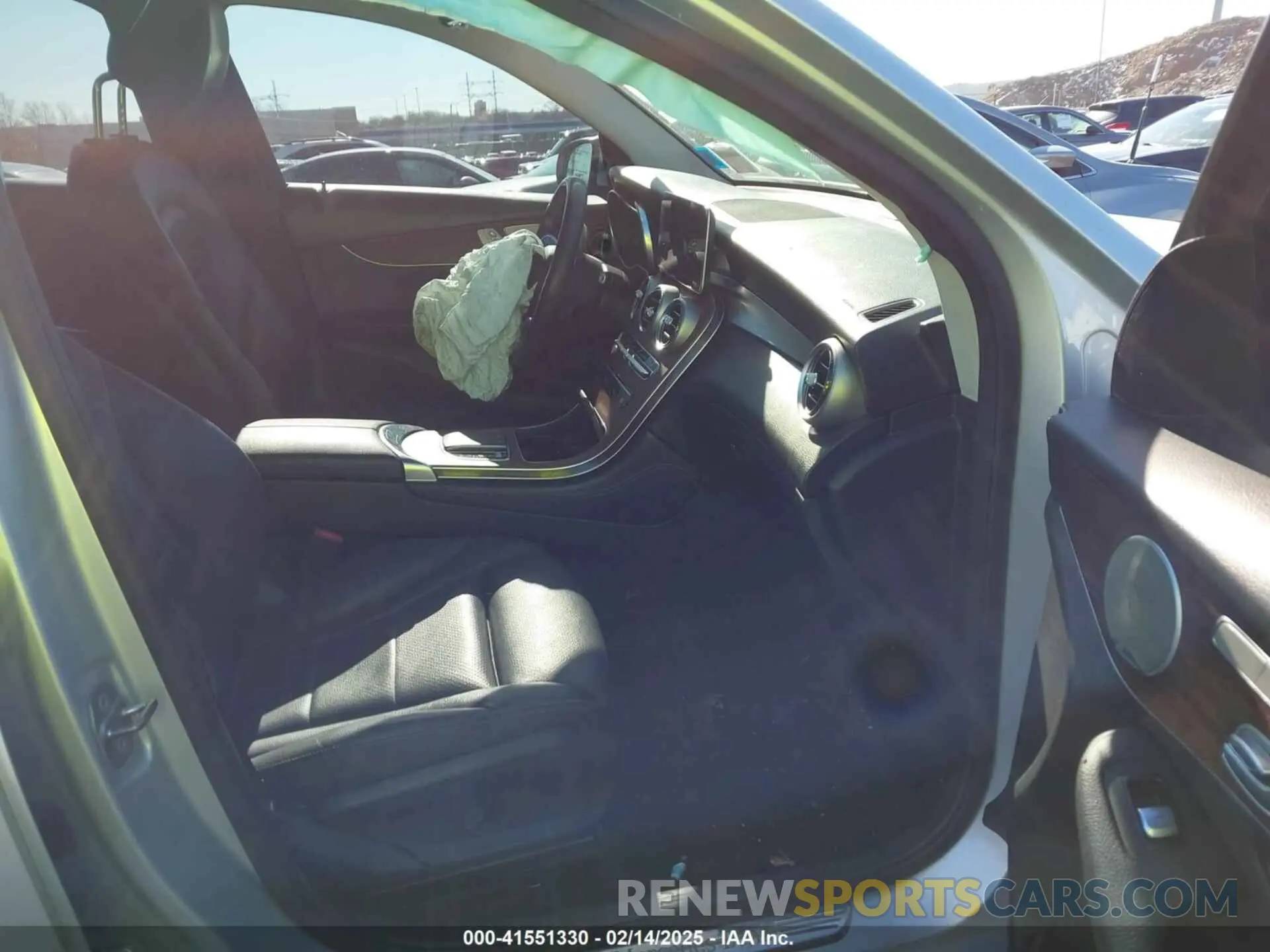 5 Photograph of a damaged car WDC0G8EB5LF735122 MERCEDES-BENZ GLC 300 2020