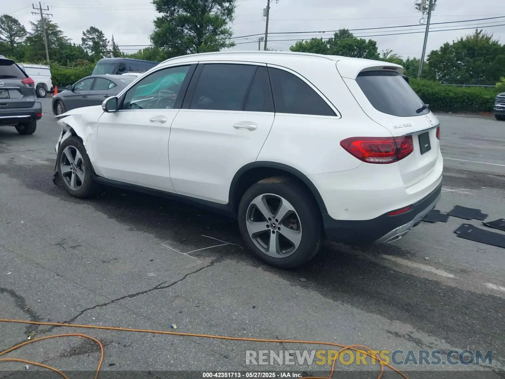 3 Photograph of a damaged car WDC0G8EB6LF745089 MERCEDES-BENZ GLC 300 2020