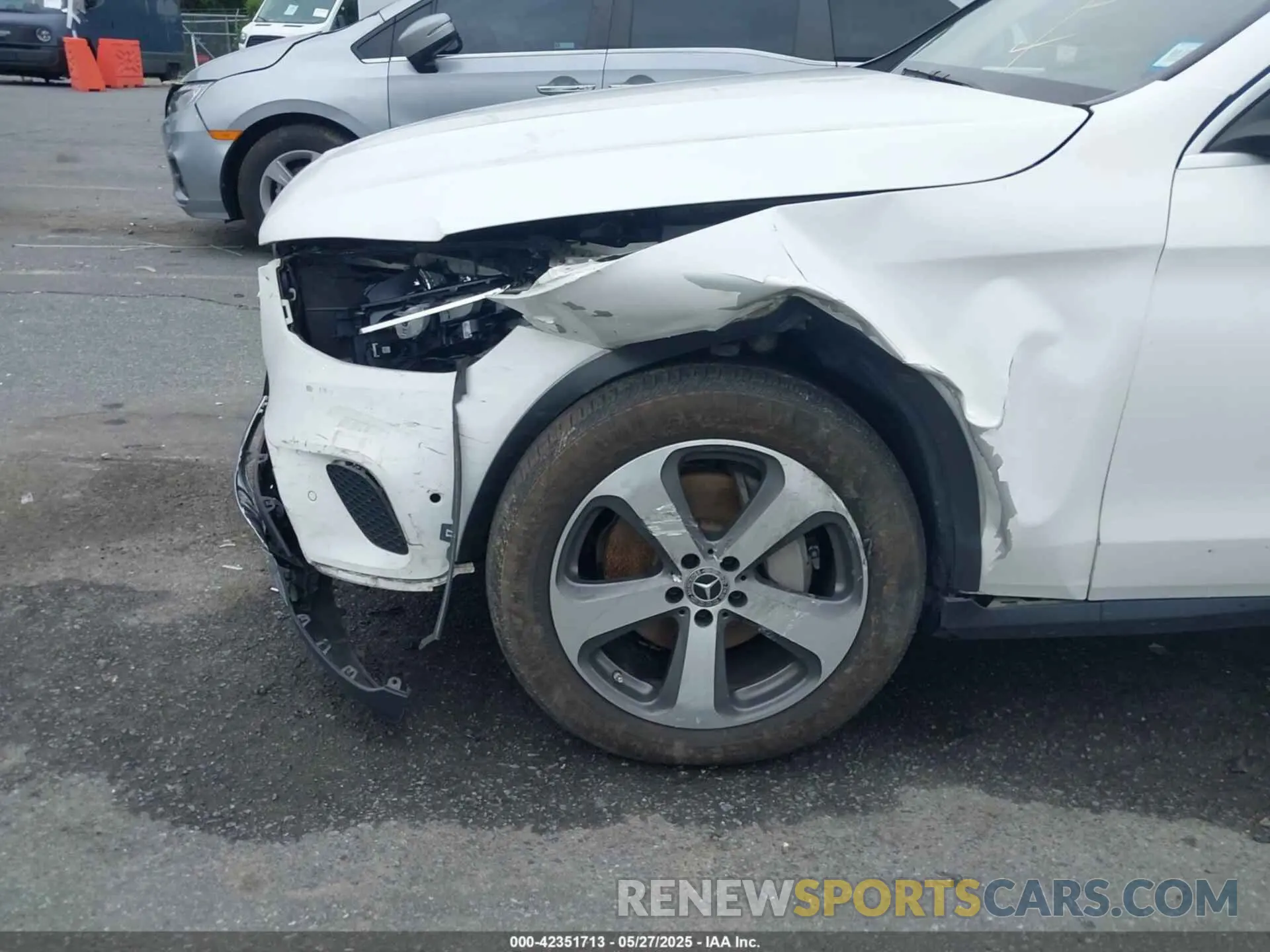 6 Photograph of a damaged car WDC0G8EB6LF745089 MERCEDES-BENZ GLC 300 2020