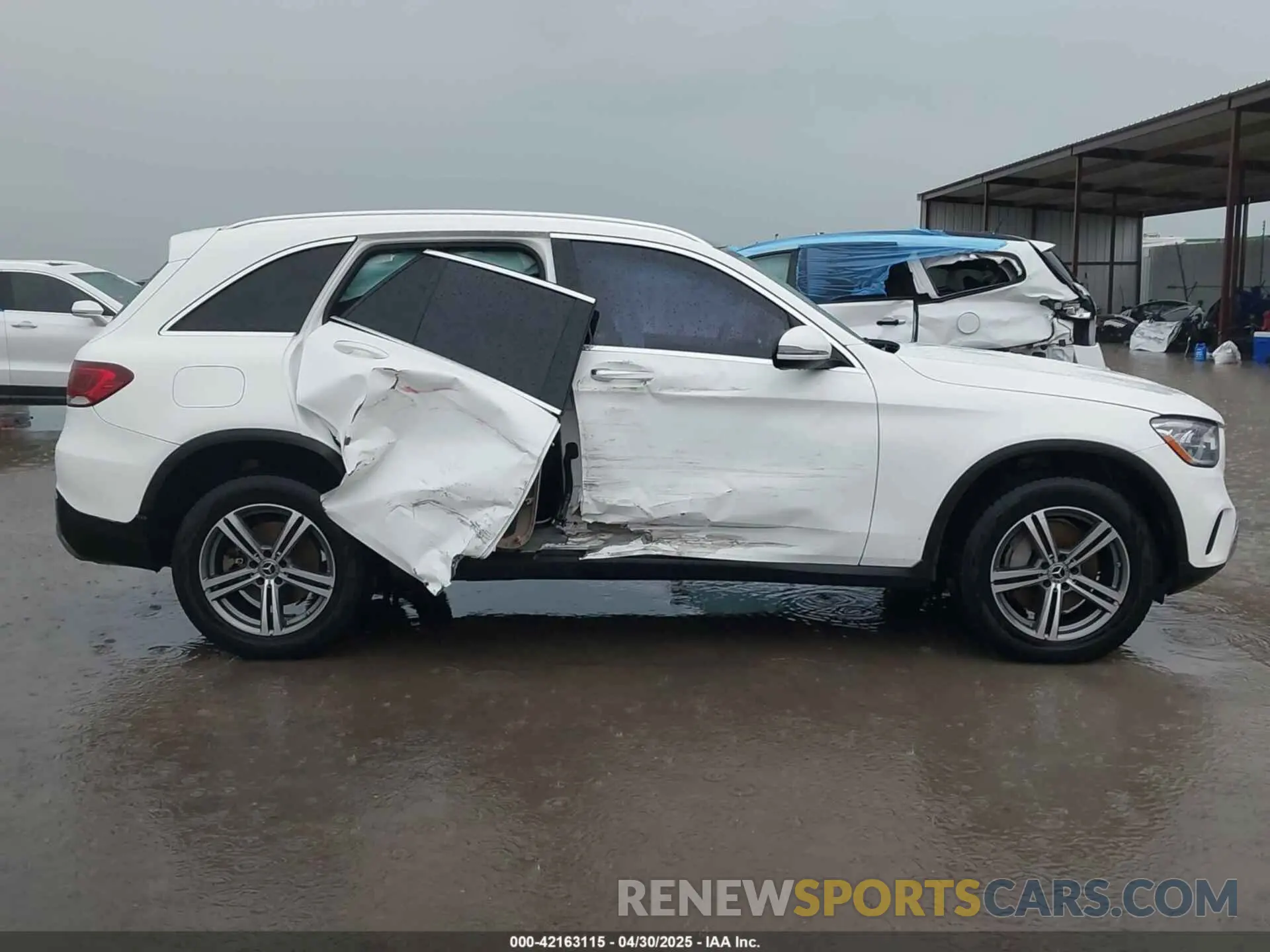 13 Photograph of a damaged car WDC0G8EB7LF701070 MERCEDES-BENZ GLC 300 2020
