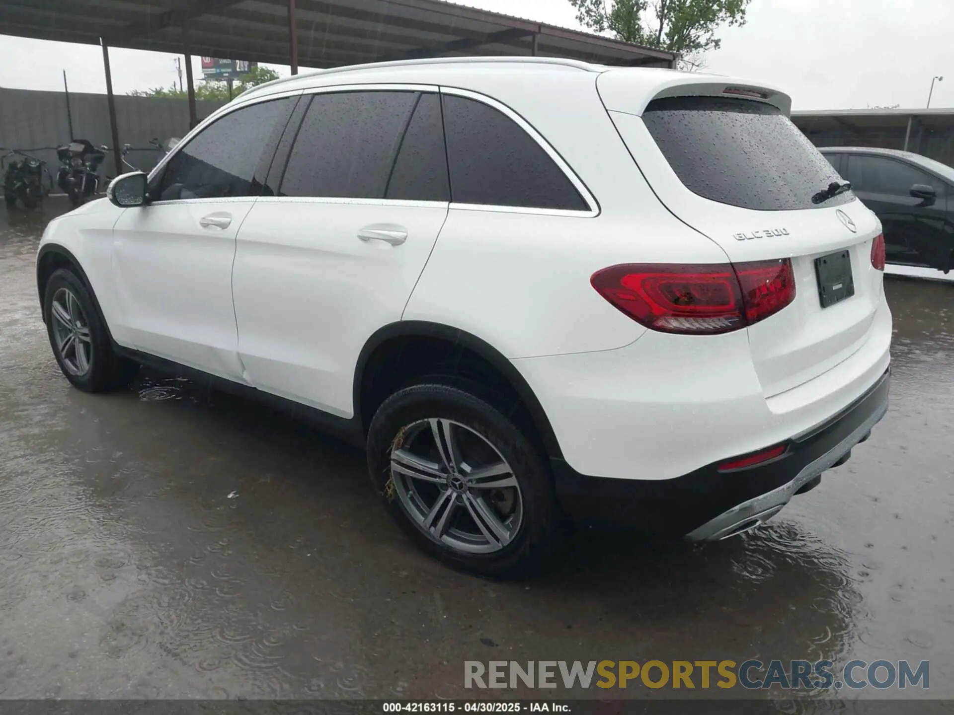 3 Photograph of a damaged car WDC0G8EB7LF701070 MERCEDES-BENZ GLC 300 2020