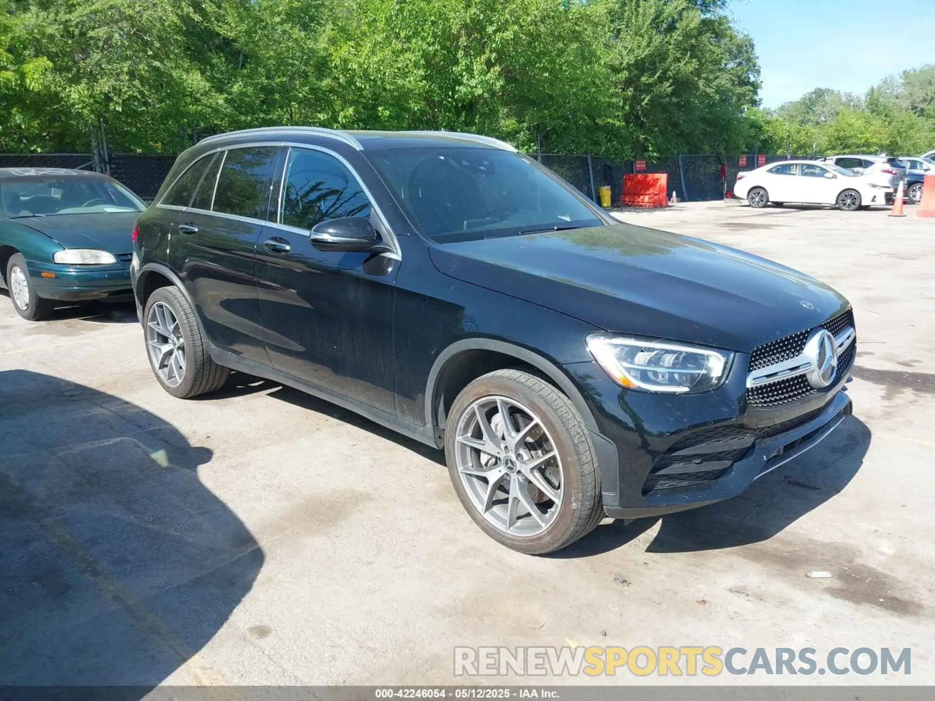1 Photograph of a damaged car WDC0G8EB8LF698616 MERCEDES-BENZ GLC 300 2020
