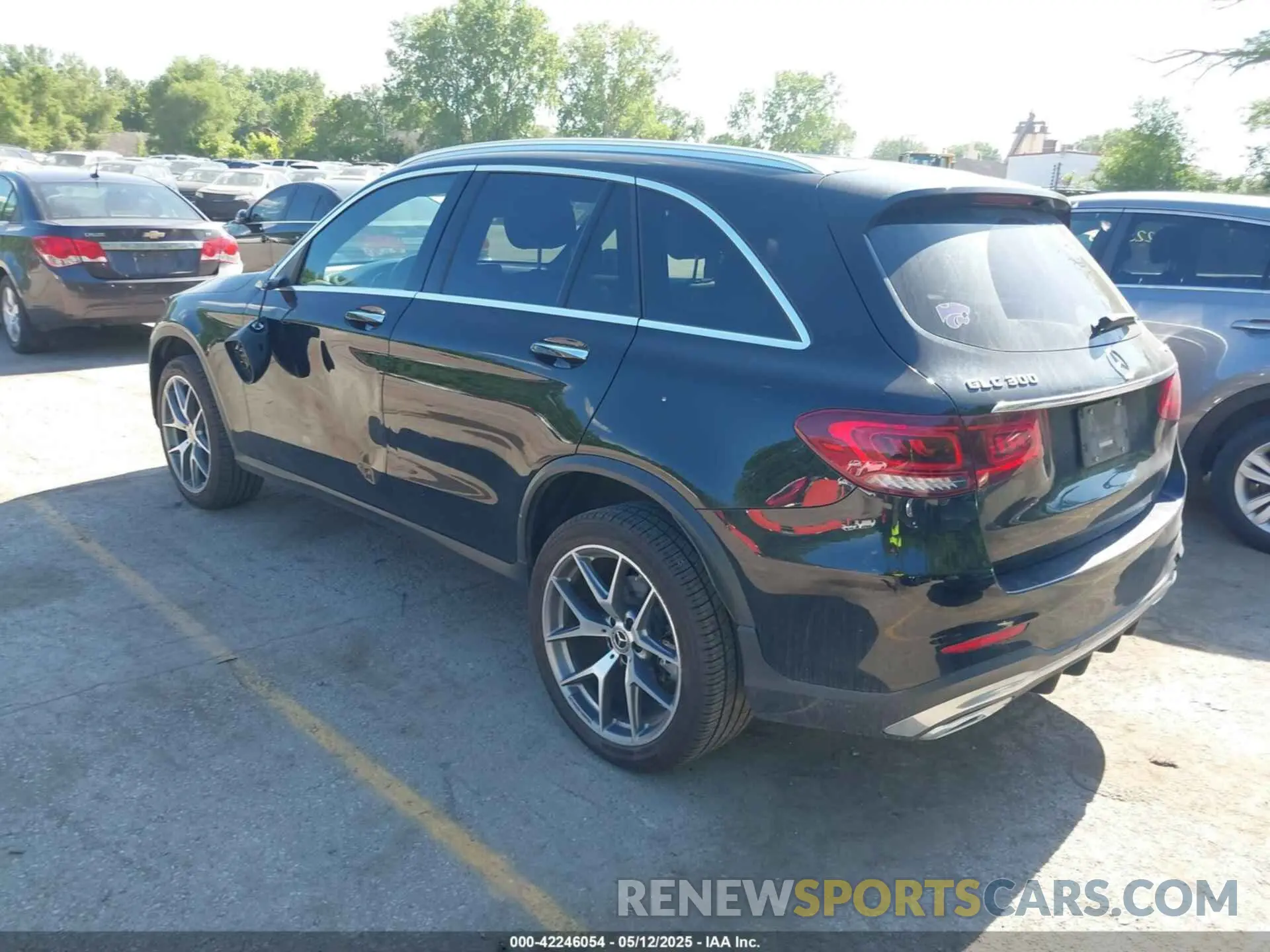 3 Photograph of a damaged car WDC0G8EB8LF698616 MERCEDES-BENZ GLC 300 2020