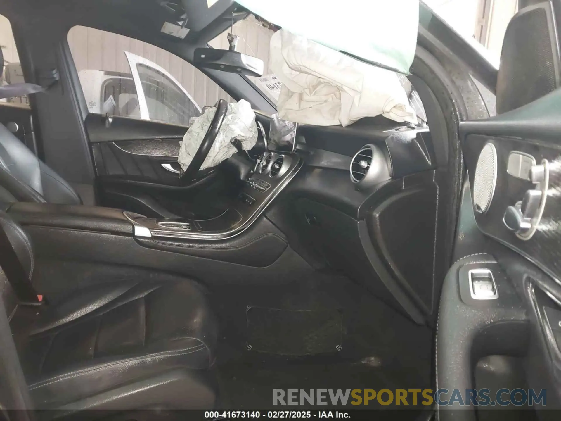 5 Photograph of a damaged car WDC0G8EB8LF699555 MERCEDES-BENZ GLC 300 2020