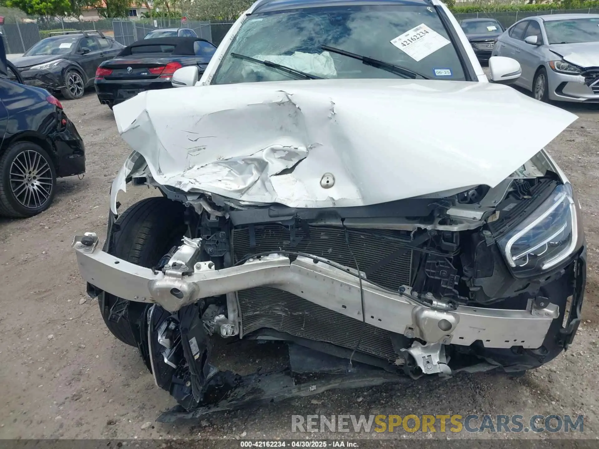 6 Photograph of a damaged car WDC0G8EB8LF719870 MERCEDES-BENZ GLC 300 2020