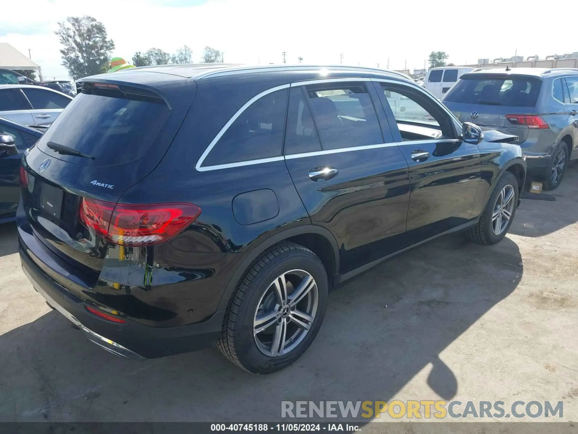 4 Photograph of a damaged car WDC0G8EB8LF755106 MERCEDES-BENZ GLC 300 2020