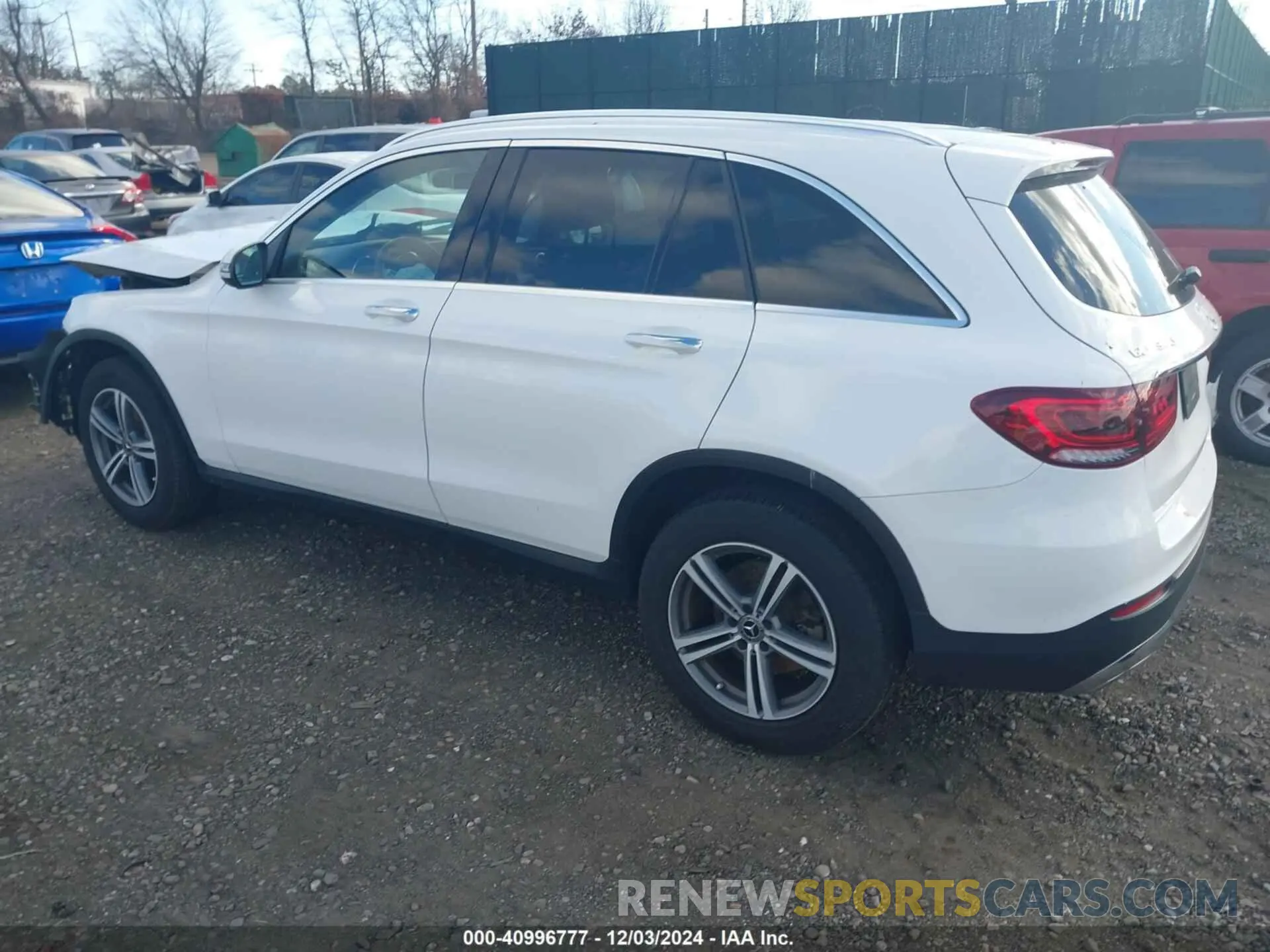3 Photograph of a damaged car WDC0G8EBXLF750084 MERCEDES-BENZ GLC 300 2020