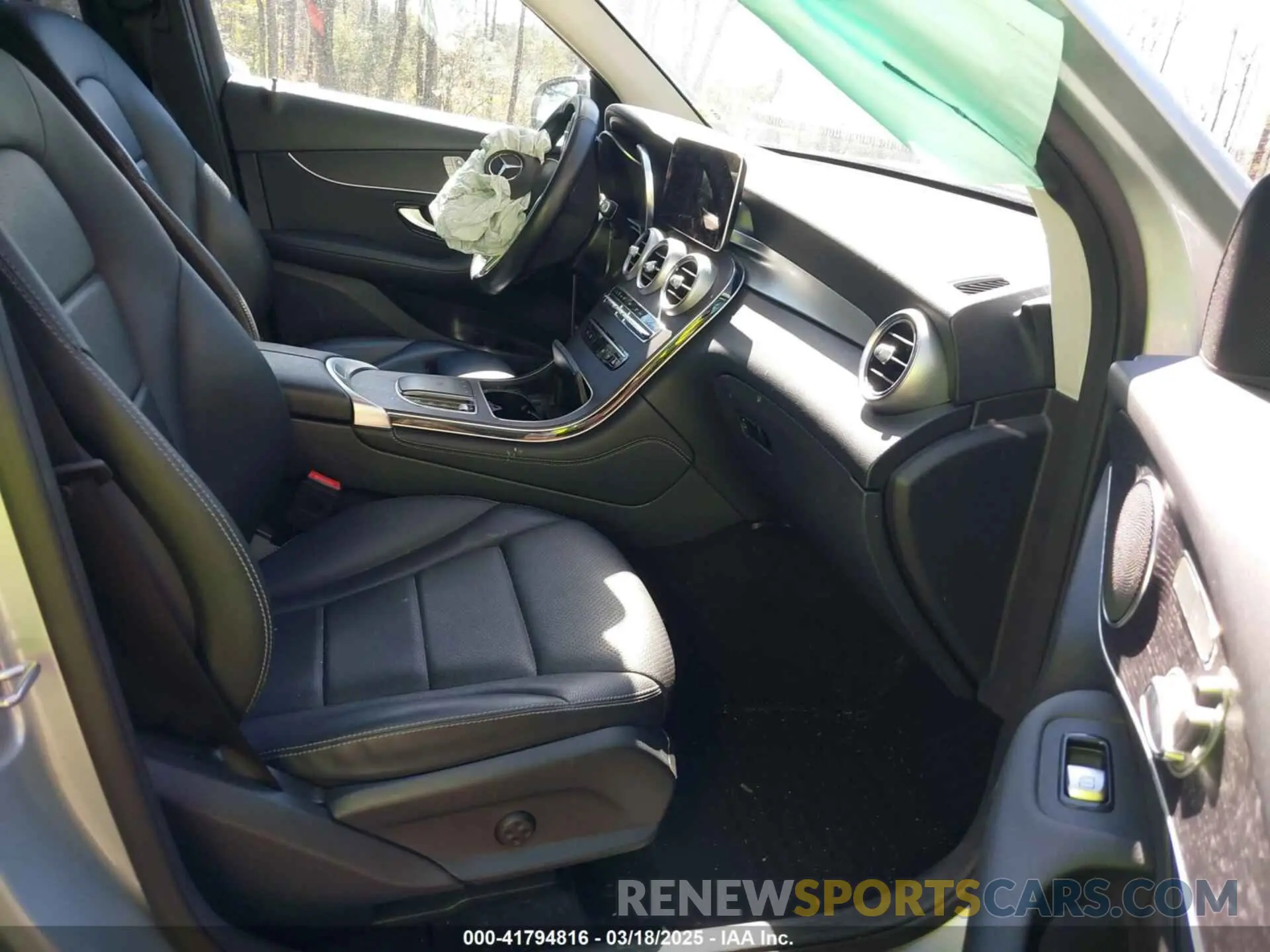 5 Photograph of a damaged car W1N0G8DB0MF912936 MERCEDES-BENZ GLC 300 2021