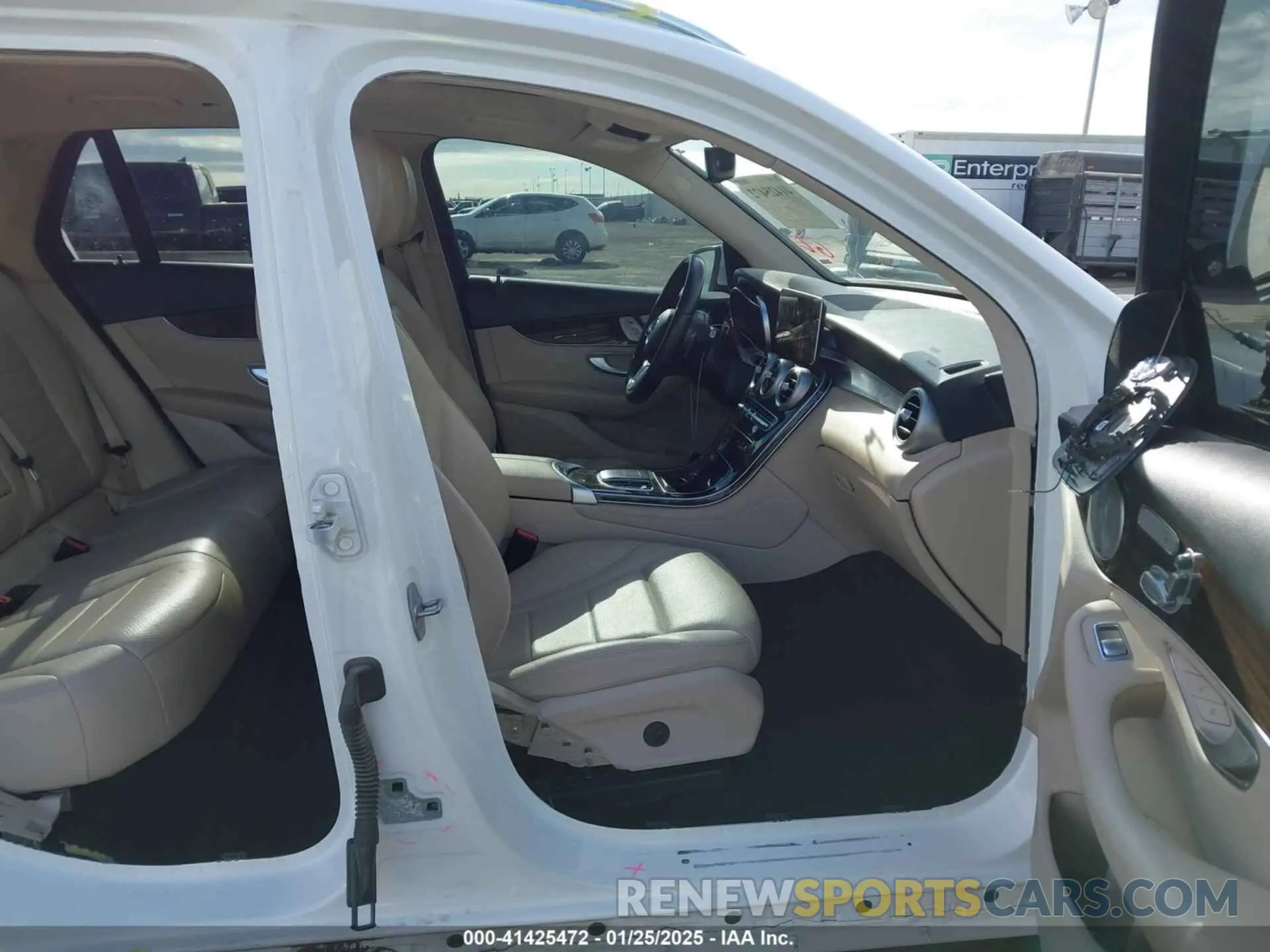 5 Photograph of a damaged car W1N0G8DB1MF868140 MERCEDES-BENZ GLC 300 2021