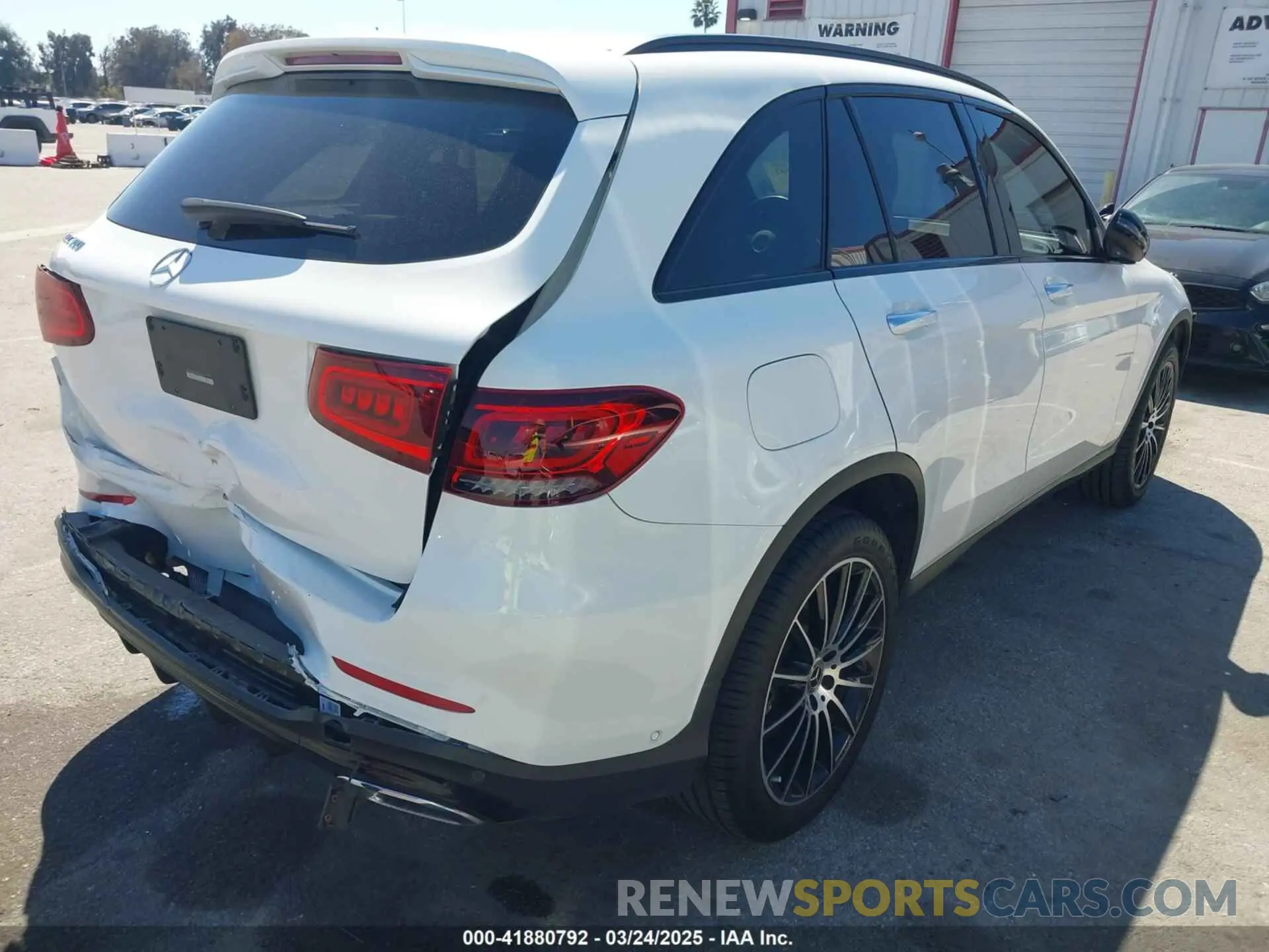 4 Photograph of a damaged car W1N0G8DB1MV306535 MERCEDES-BENZ GLC 300 2021
