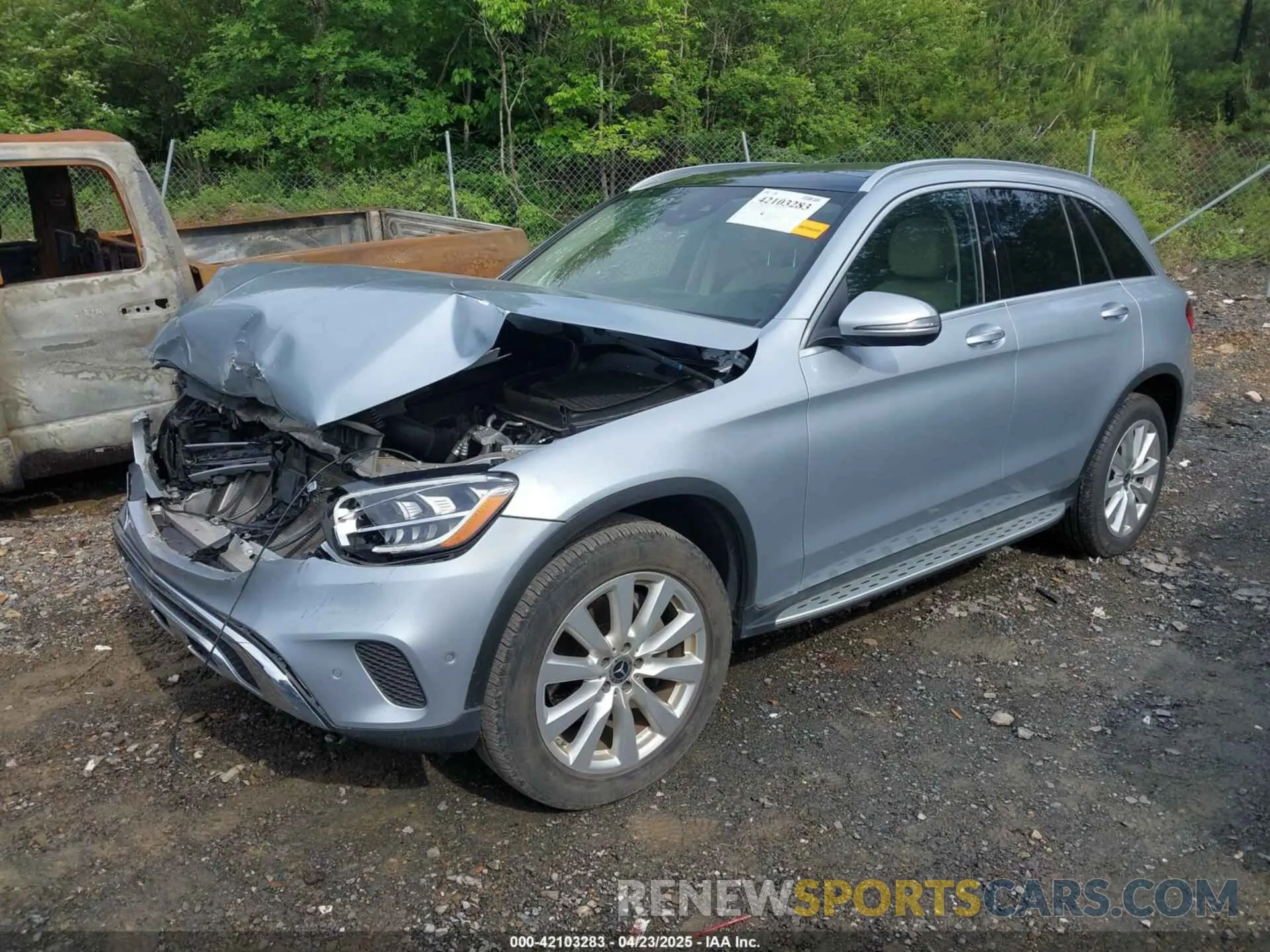 2 Photograph of a damaged car W1N0G8DB3MF951309 MERCEDES-BENZ GLC 300 2021