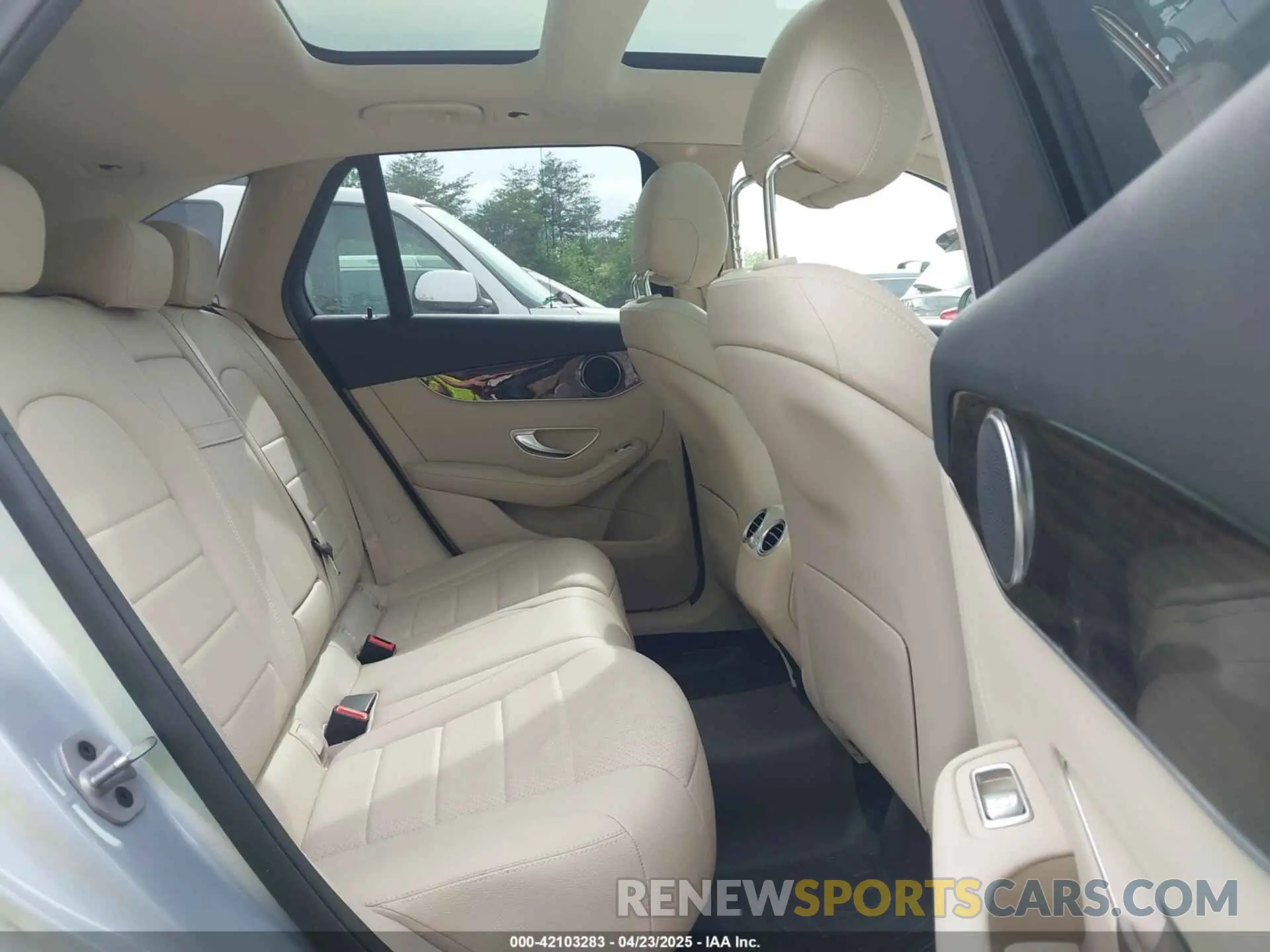 8 Photograph of a damaged car W1N0G8DB3MF951309 MERCEDES-BENZ GLC 300 2021