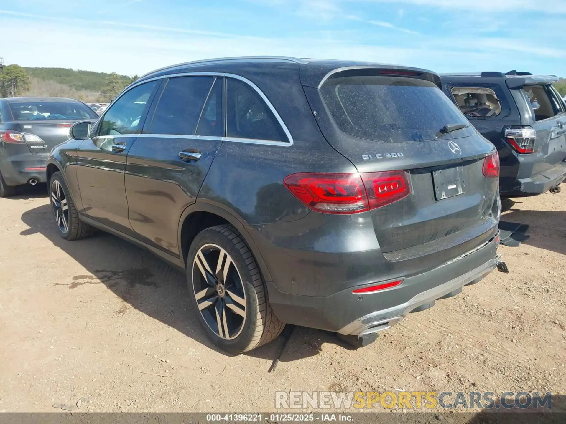 3 Photograph of a damaged car W1N0G8DB4MV267620 MERCEDES-BENZ GLC 300 2021