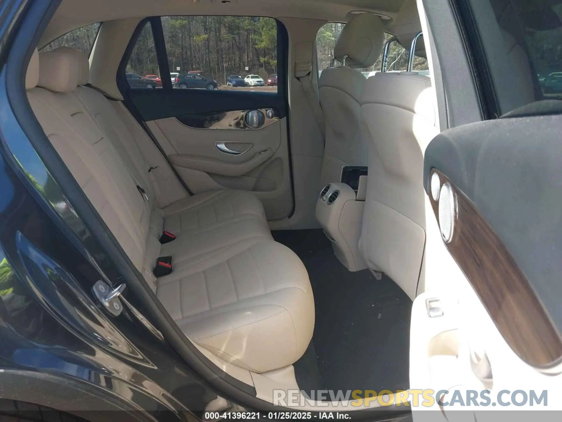 8 Photograph of a damaged car W1N0G8DB4MV267620 MERCEDES-BENZ GLC 300 2021