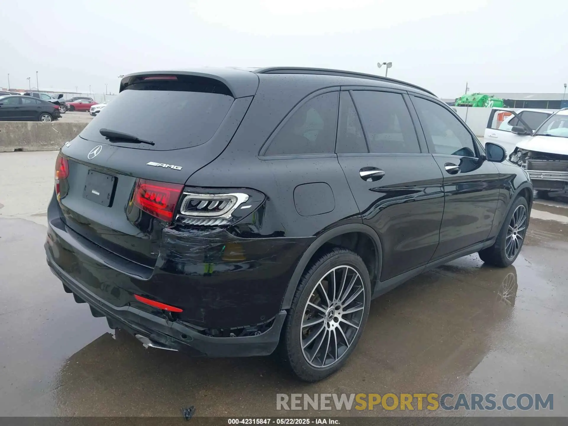4 Photograph of a damaged car W1N0G8DB5MV264676 MERCEDES-BENZ GLC 300 2021