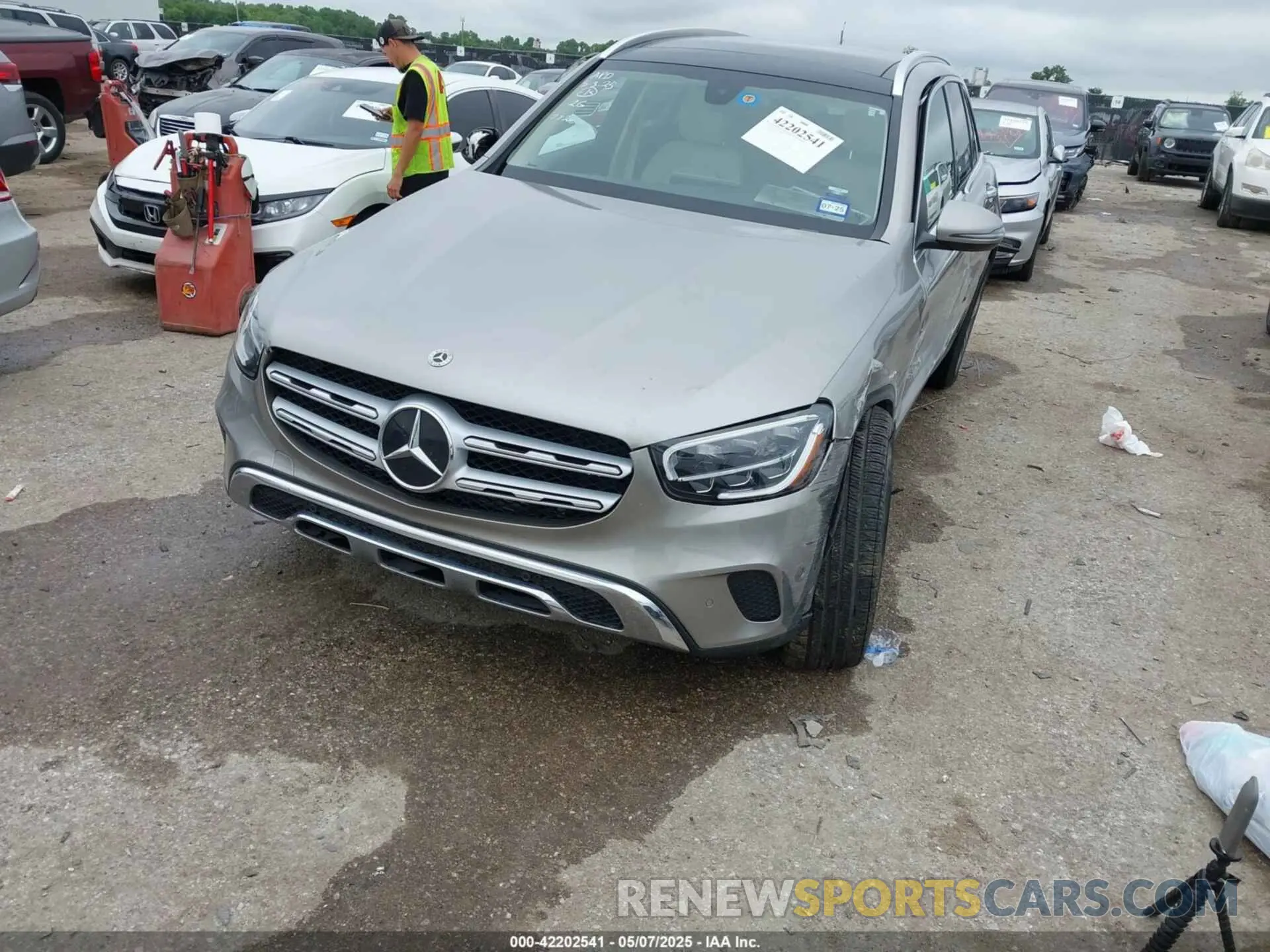 2 Photograph of a damaged car W1N0G8DB5MV297726 MERCEDES-BENZ GLC 300 2021