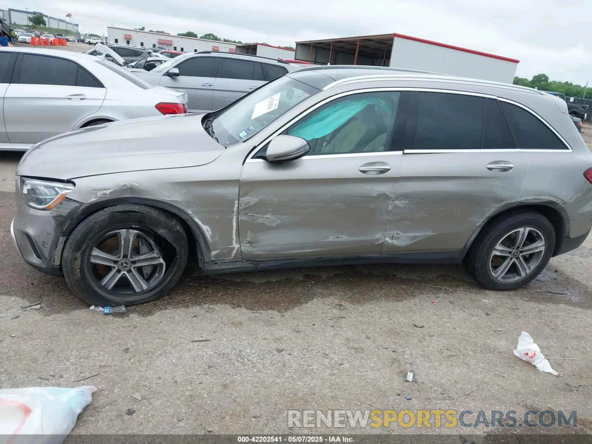 6 Photograph of a damaged car W1N0G8DB5MV297726 MERCEDES-BENZ GLC 300 2021