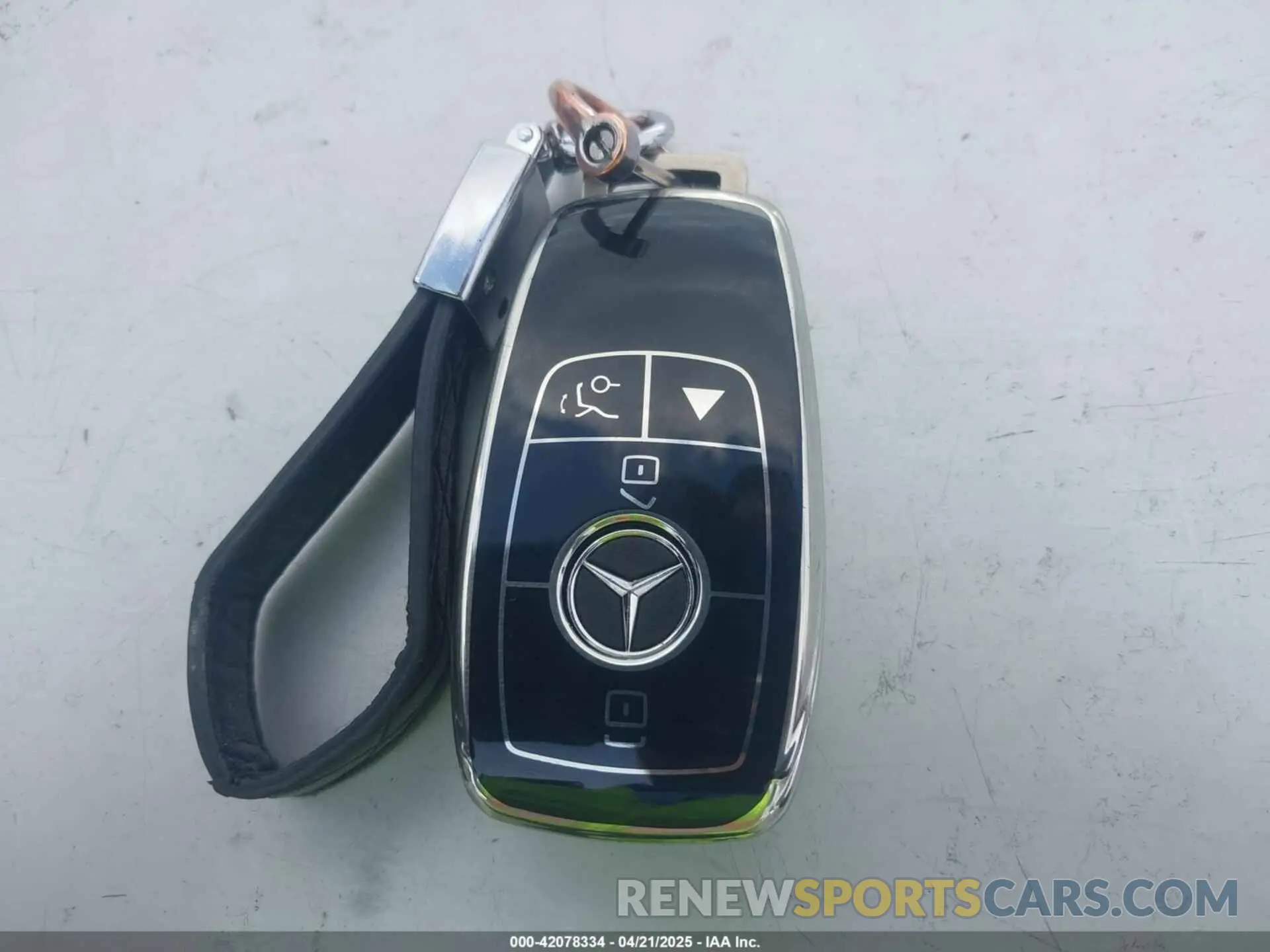 11 Photograph of a damaged car W1N0G8DB6MV296200 MERCEDES-BENZ GLC 300 2021