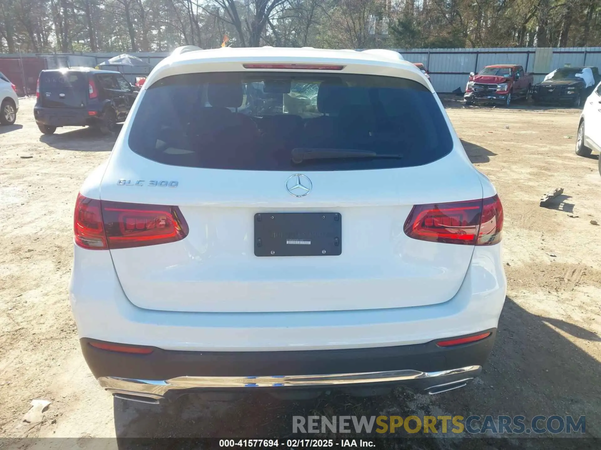16 Photograph of a damaged car W1N0G8DB7MF919902 MERCEDES-BENZ GLC 300 2021