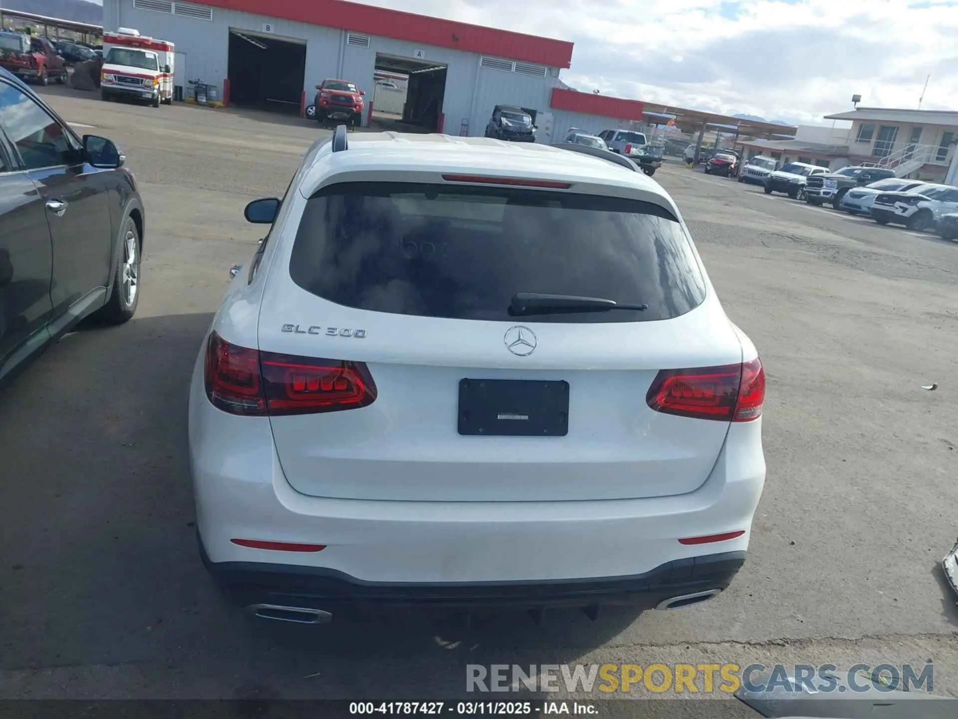 16 Photograph of a damaged car W1N0G8DB8MF870502 MERCEDES-BENZ GLC 300 2021