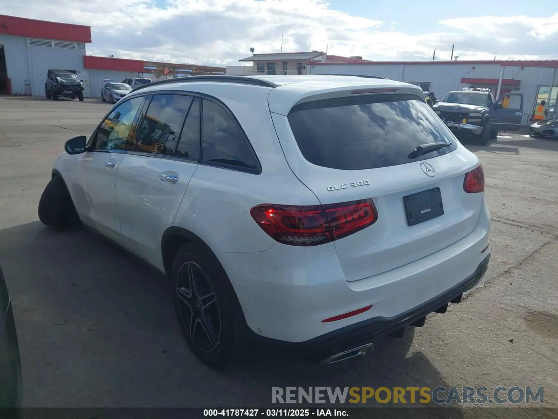 3 Photograph of a damaged car W1N0G8DB8MF870502 MERCEDES-BENZ GLC 300 2021